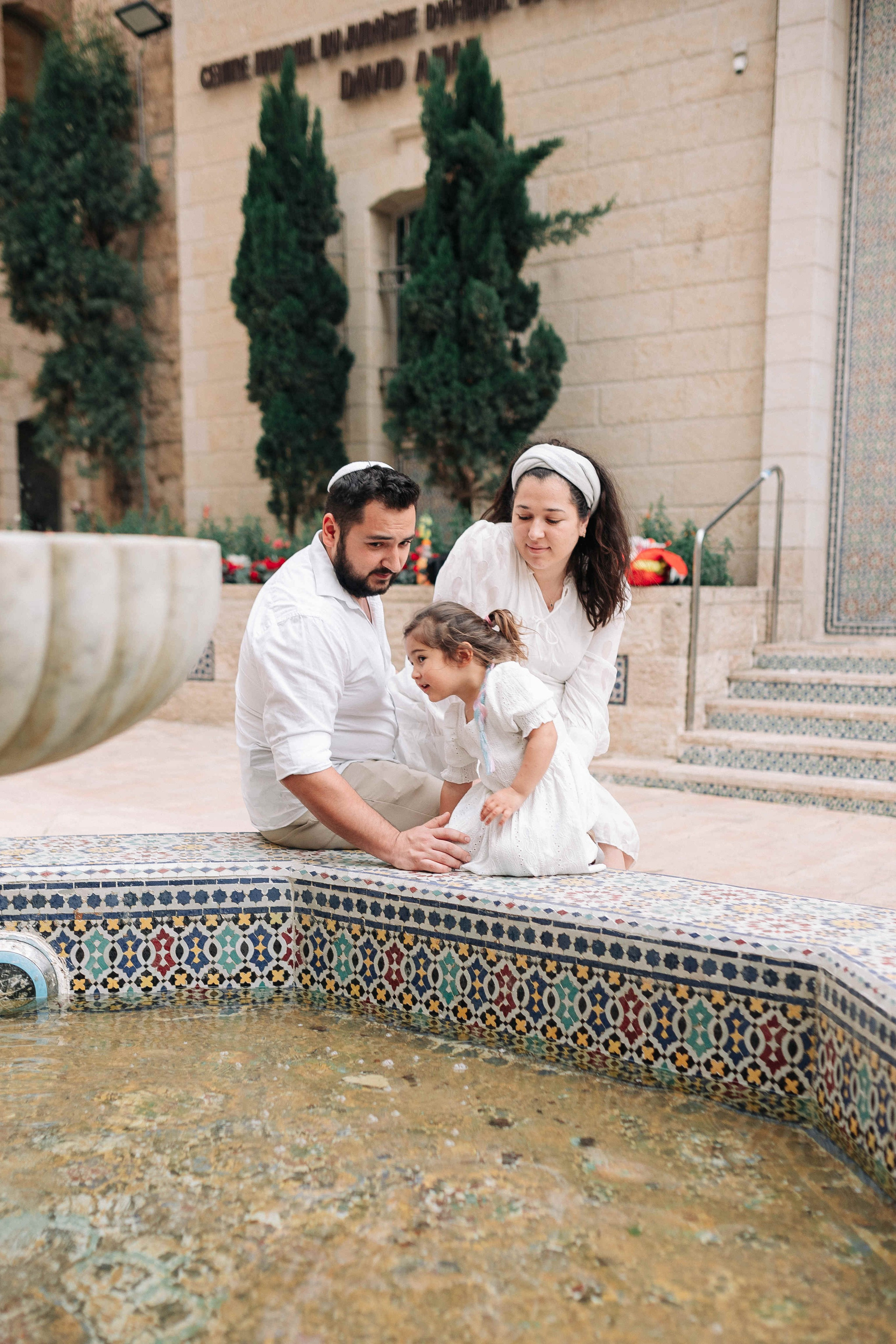 EXPECTING A BABY, JERUSALEM. PHOTOGRAPHER IN ISRAEL