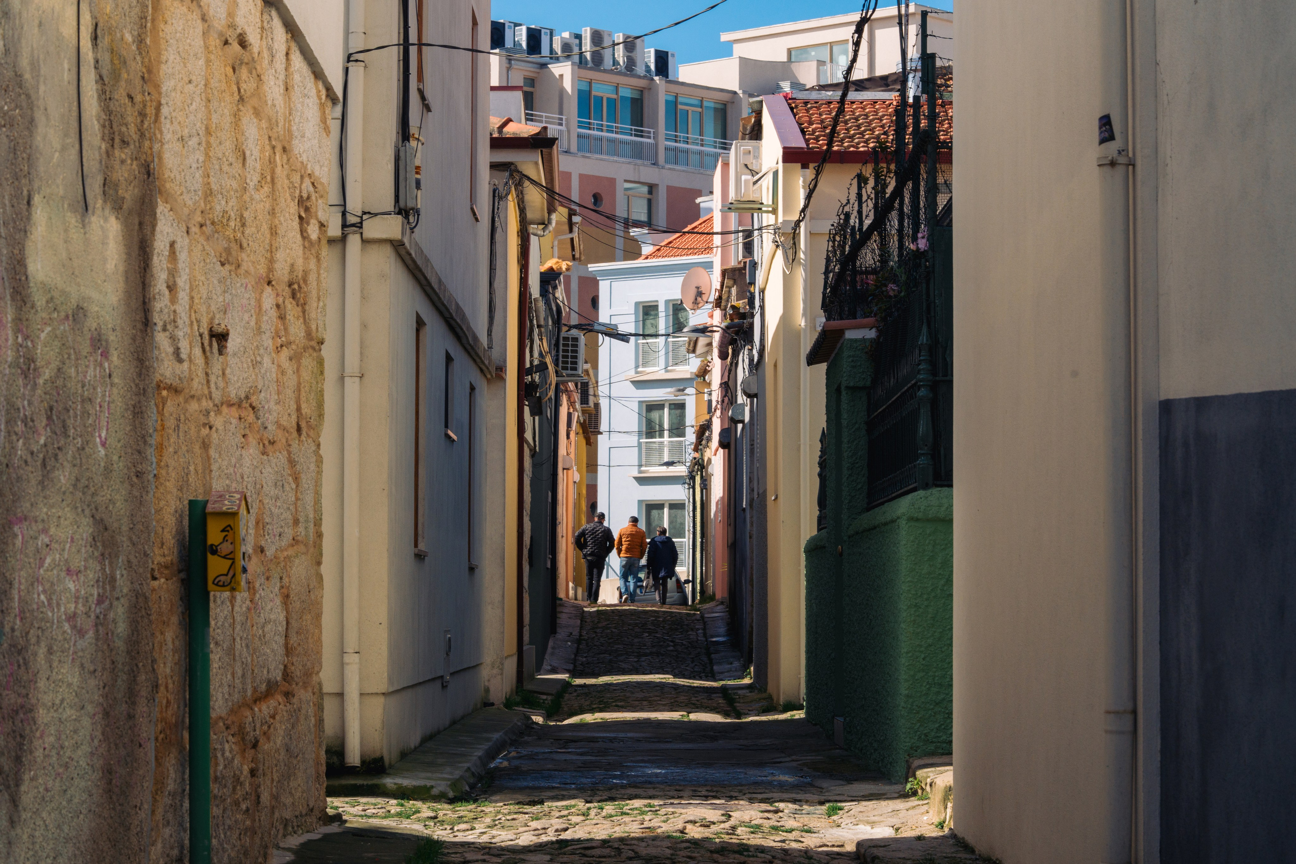 Street. Maria Sher. Professional photographer from Porto, Portugal
