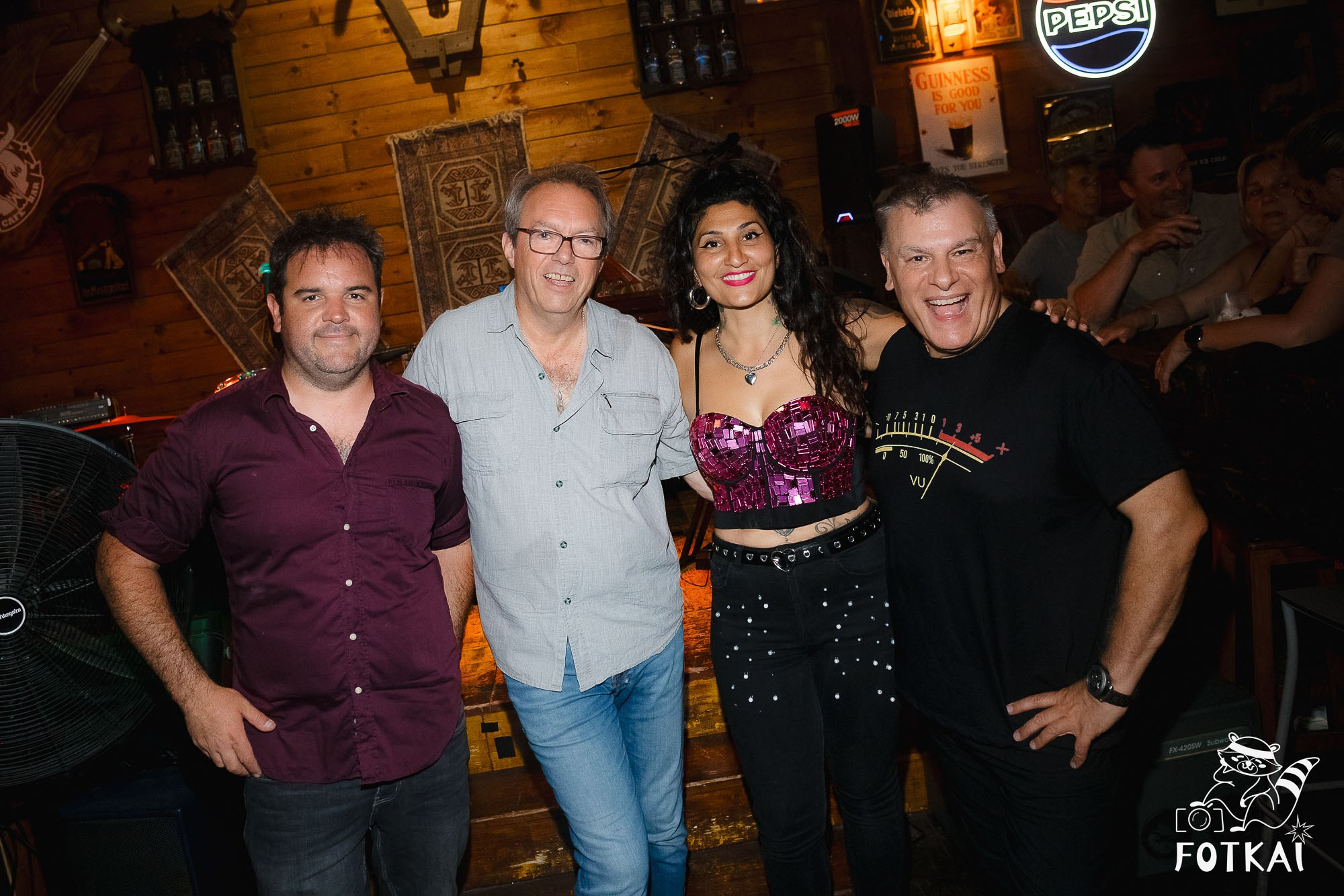 Tributo a Amy Winehouse en El Paso Bar (2 de mayo de 2026) – Fotos, concierto en vivo y ambiente único | FOTKAI