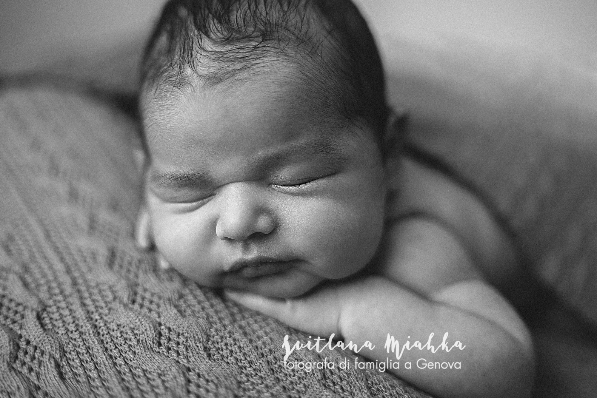 Newborn 2025. Svitlana Miahka fotografa a Genova