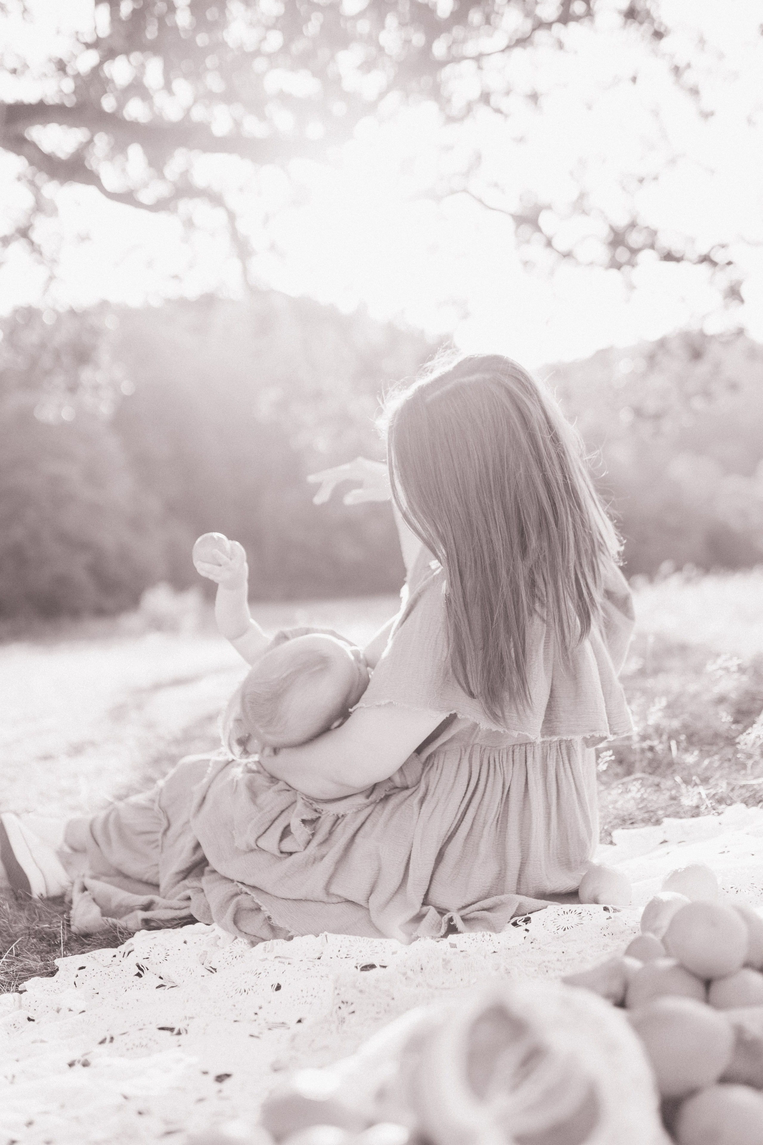 Mother Earth: Proiect de Fotografie Maternitate | Mădălina Beda. Madalina Beda- Artist vizual, fotograf, doula la nastere, consultant babywearing Brasov si in toata tara