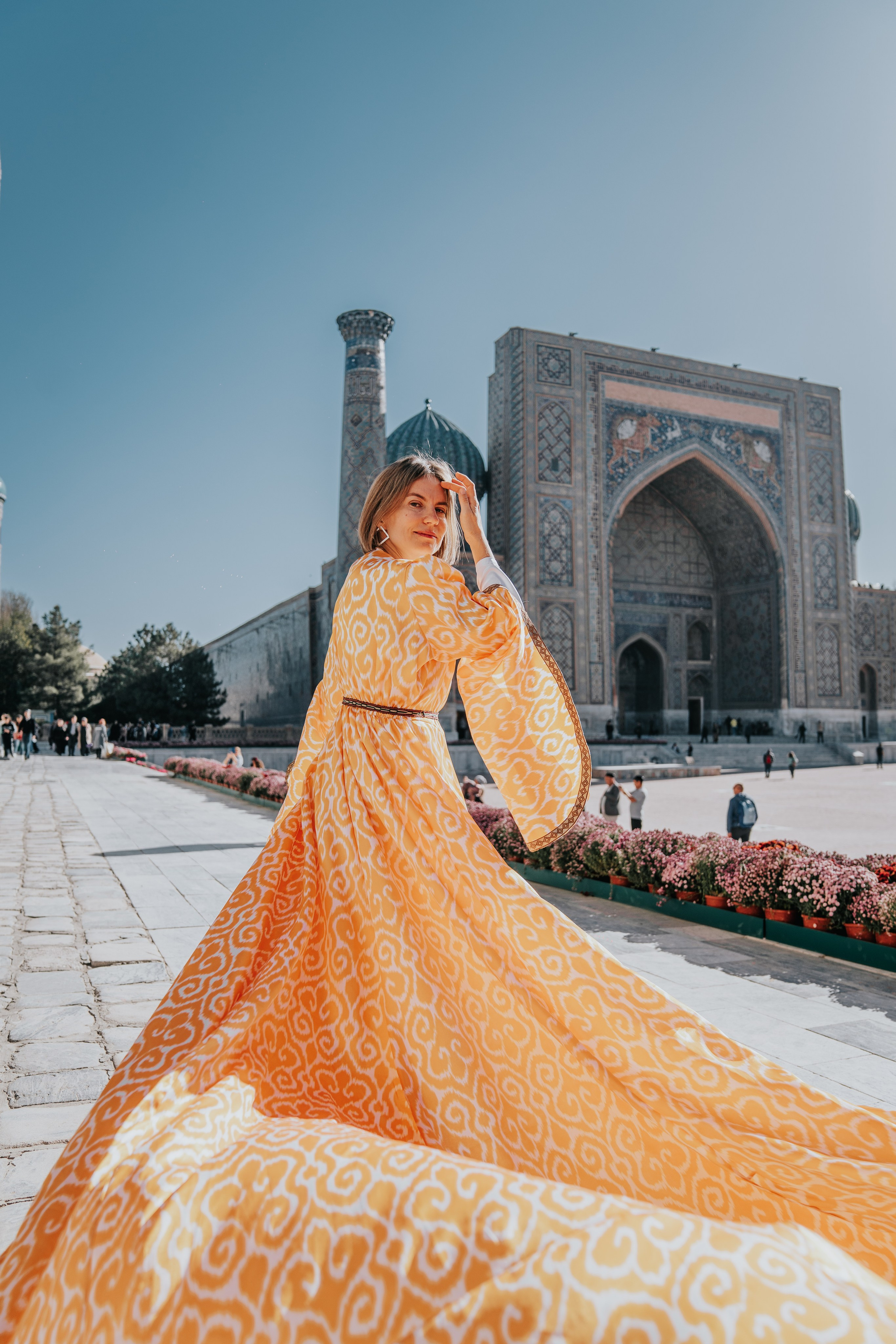 Этнические платья для фотографий в Бухаре. Фотограф в Узбекистане и Самарканде Джасур Марупов