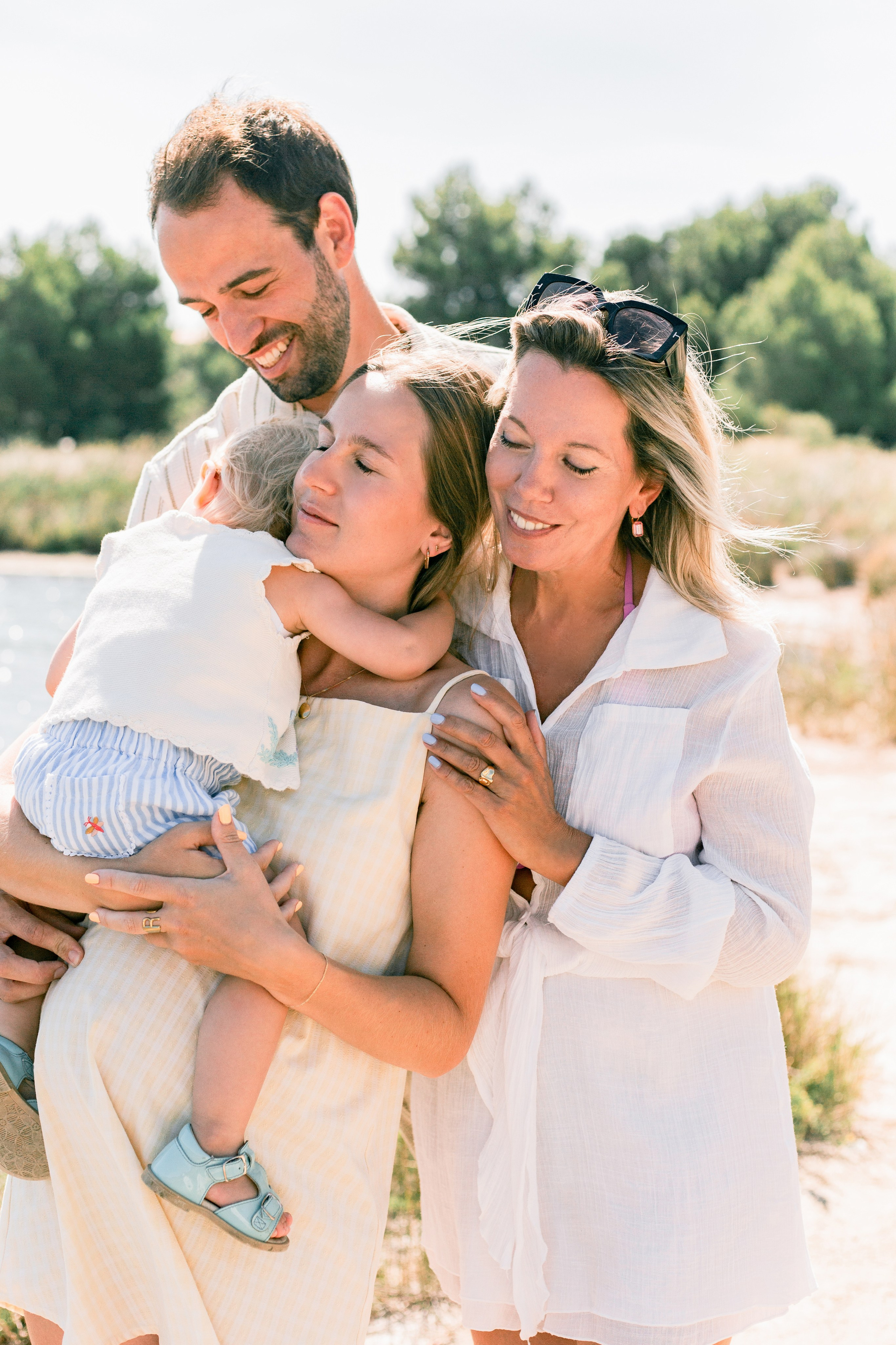 Elise et sa famille. Studio photo « Partage ton bonheur » – Photographe famille près de Châtellerault, Poitiers et Tours