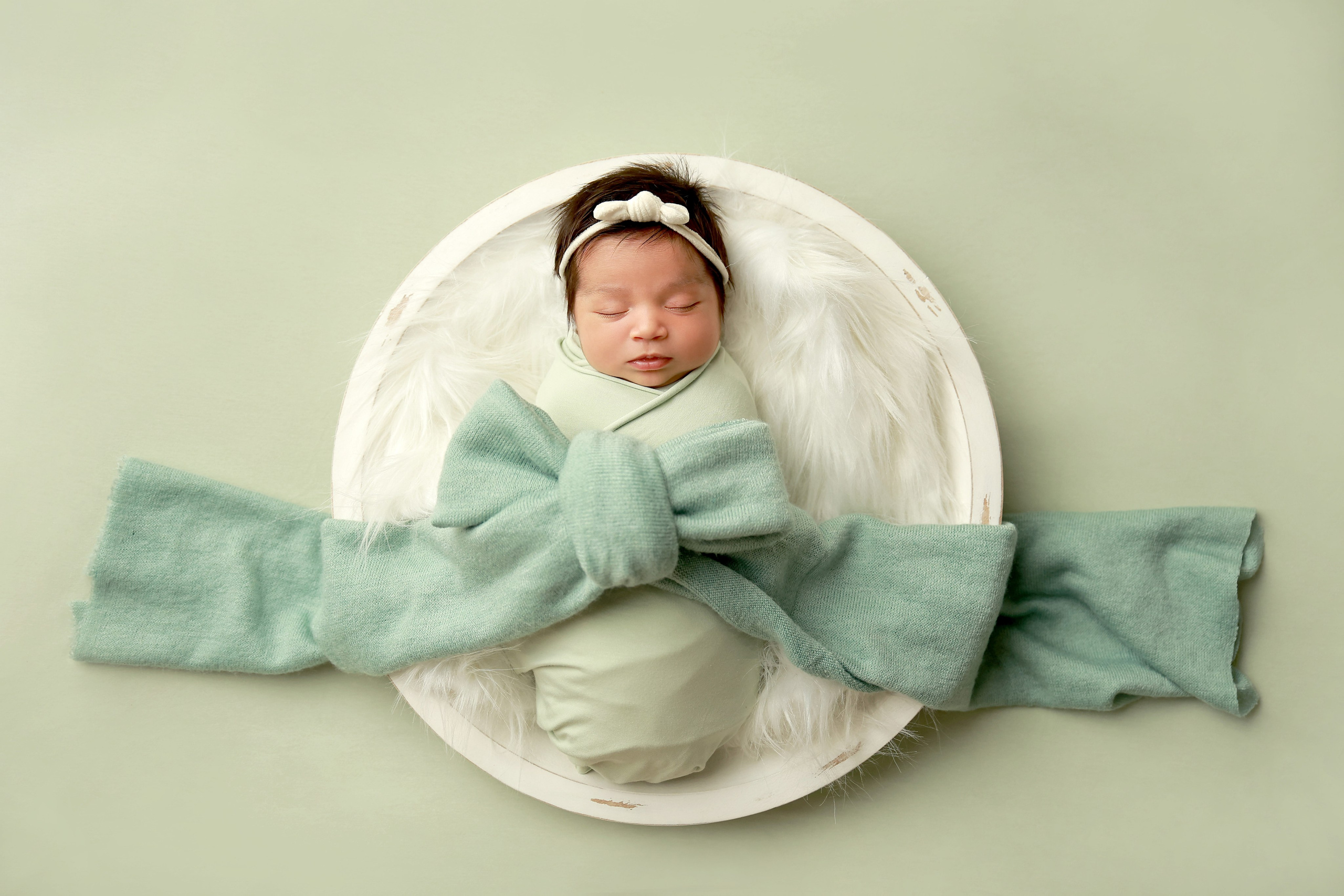 NEWBORN PHOTOGRAPHY. HOME