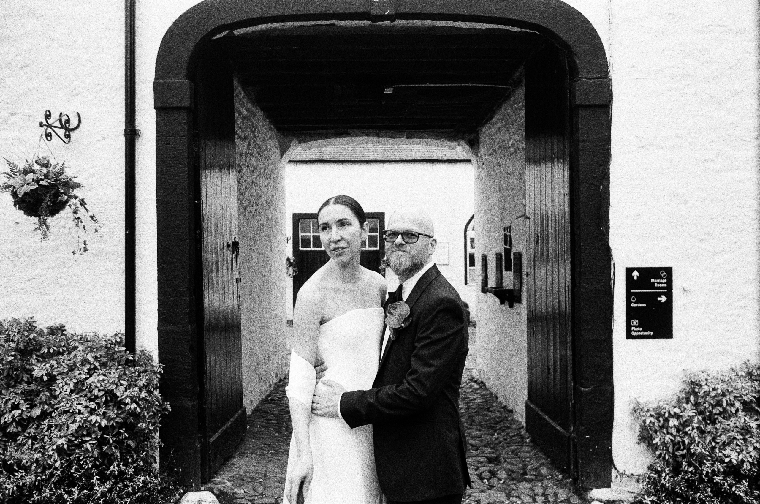 Wedding on Black n White Film. Molfar Visuals