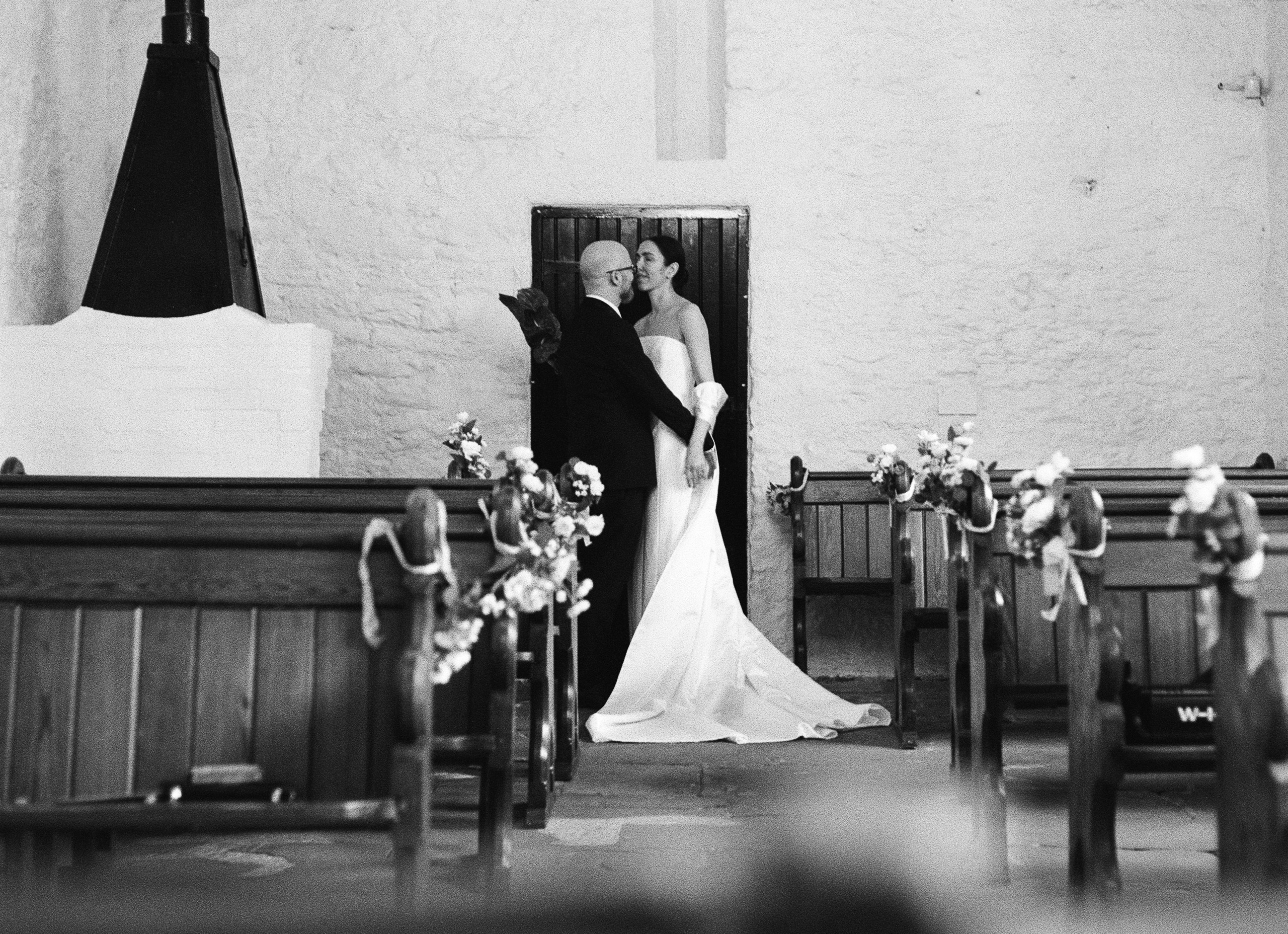 Wedding on Black n White Film. Molfar Visuals