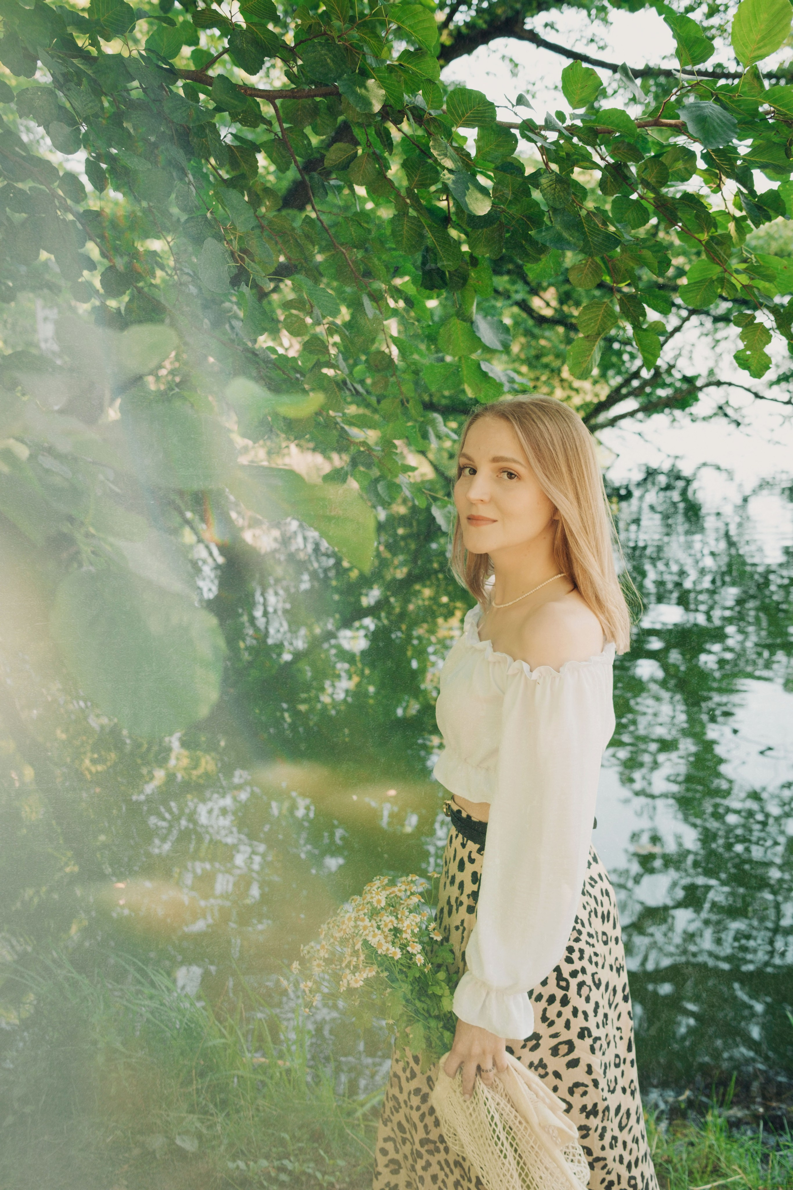 Girls Picnic on the lake. Professional Photographer in Berlin — Portraits, Love Story, Events, F