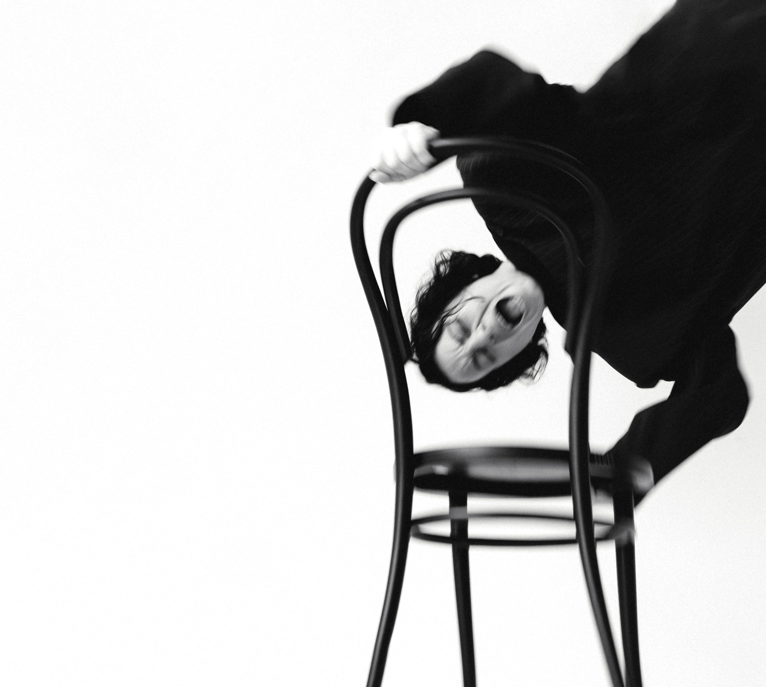 Starke Emotionen als wichtiger Aspekt der Frau. Schwarz-weiß Fotografie in Münster. Fotografin Viktoria Roschen