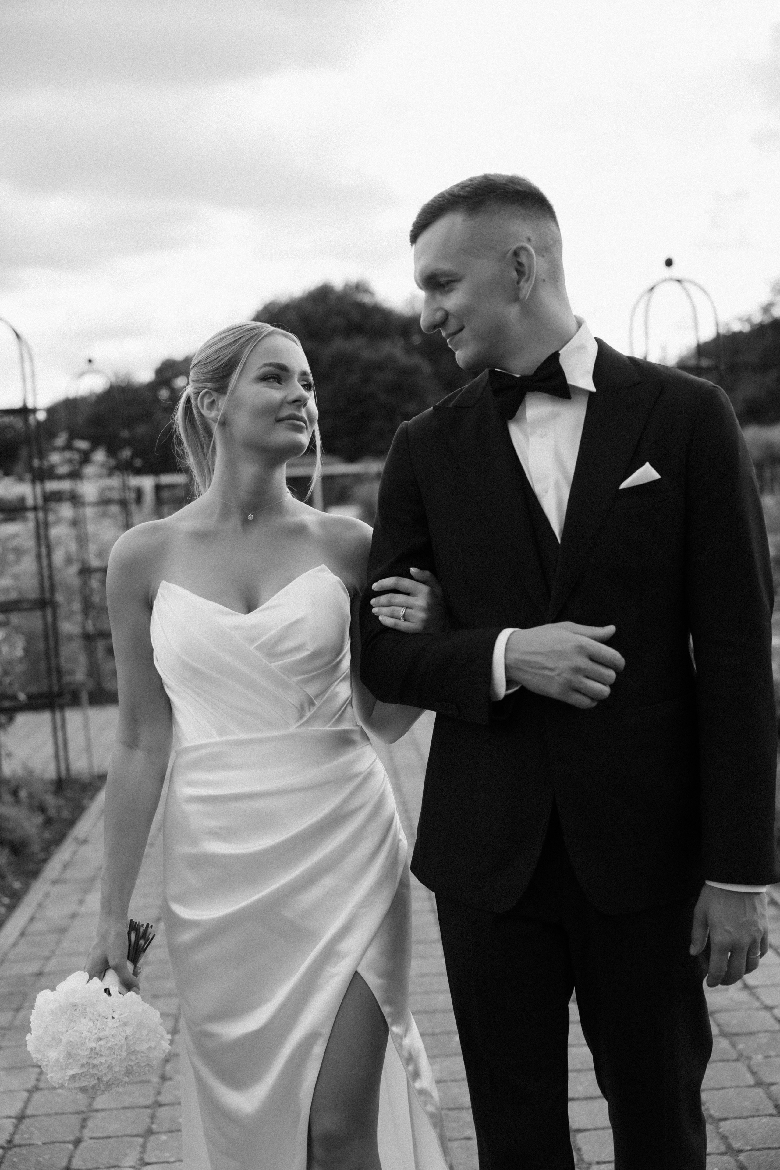 Ieva ir Martynas | Vestuvės Kauno botanikos sode. Vestuvių ir šeimų fotografė Lena Bondarenko / belove photo