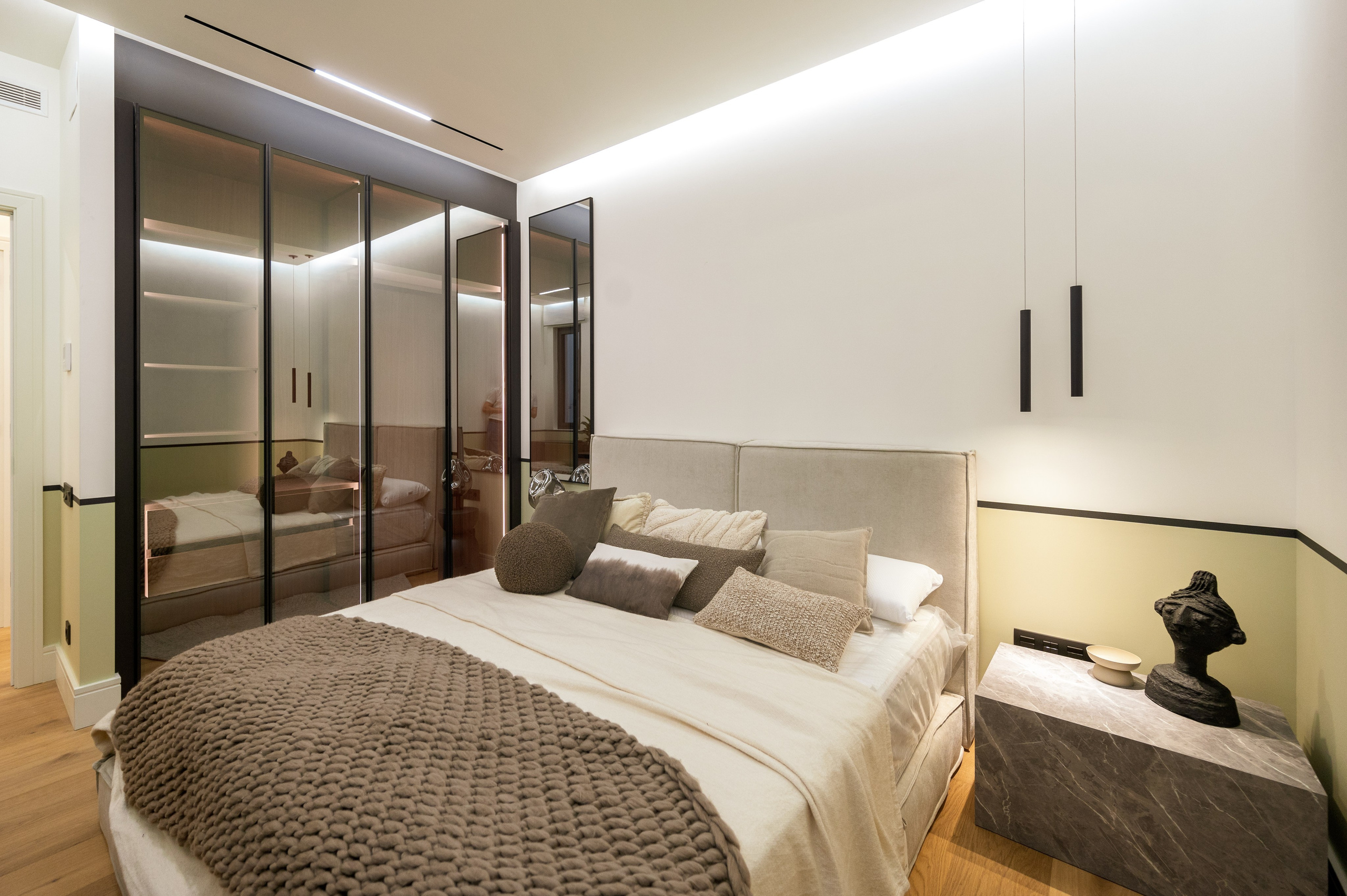 Interiores. Photographer, designer, contentmaker Ivan Batin