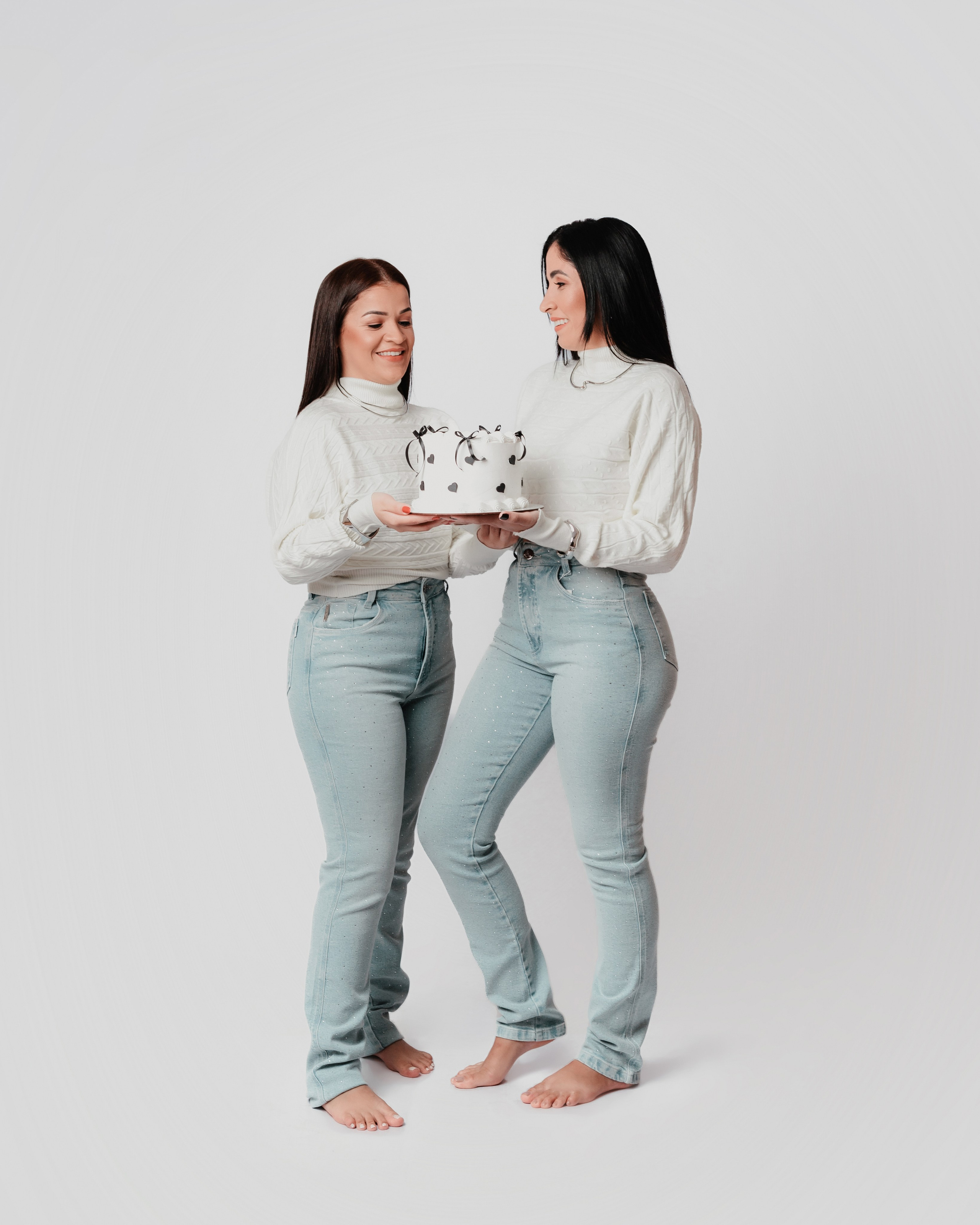 2025 | Cristiane e Cristina — Ensaio — Estudio. Denis Damasceno | Fotografia