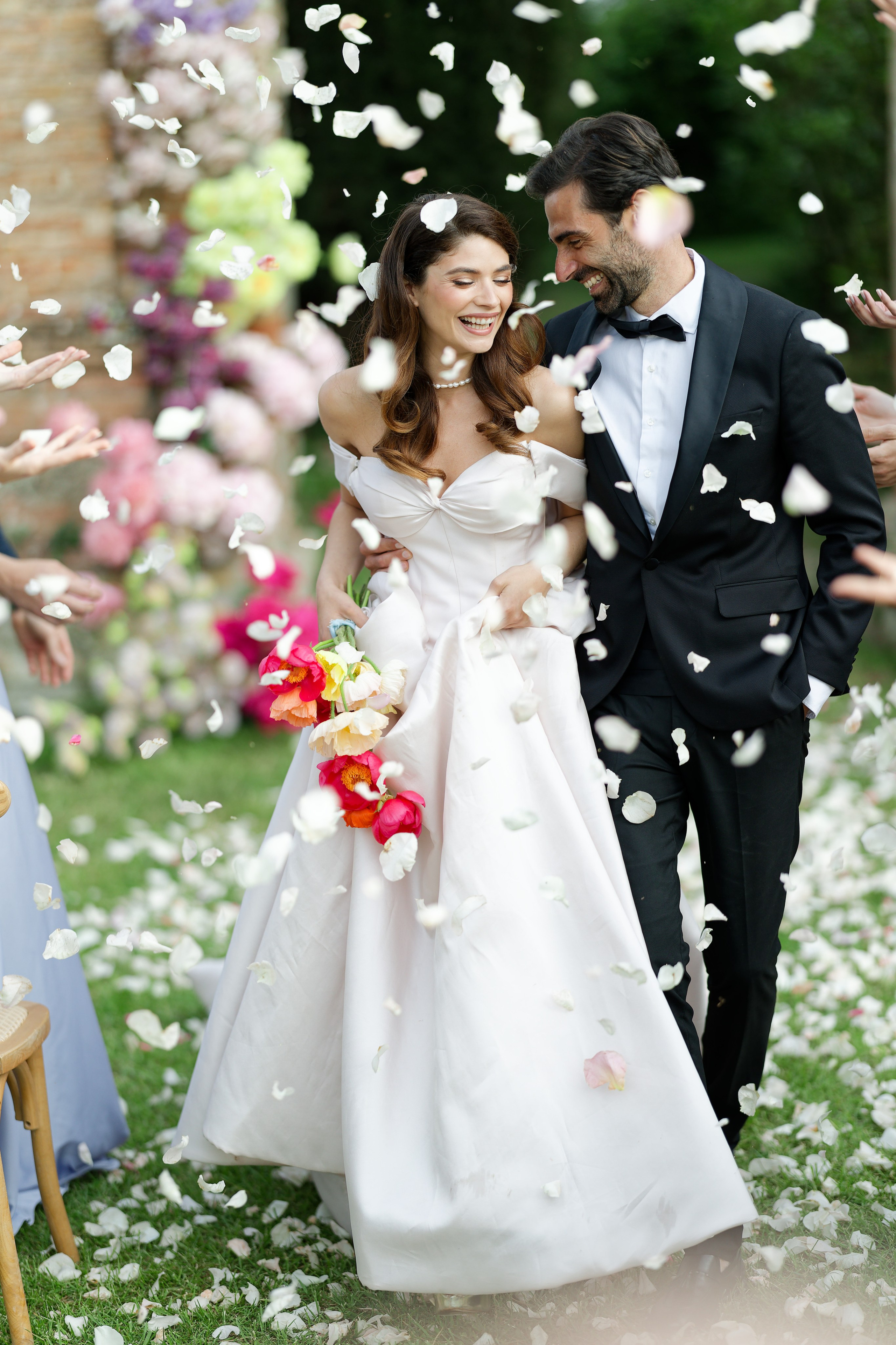 Wedding editorial at Villa di Geggiano, Tuscany, Italy