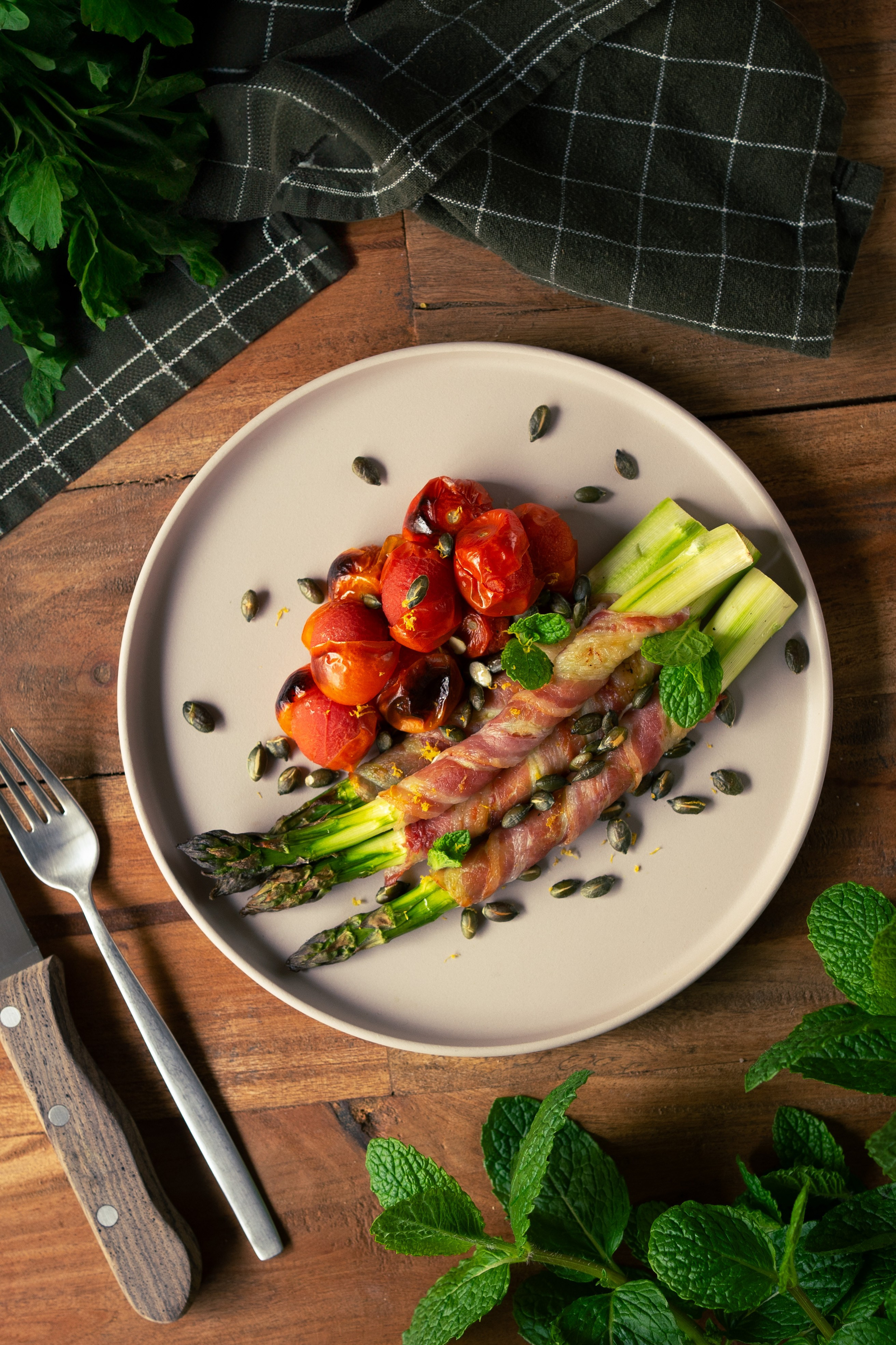 Asparaugs and bacon dish. Мария Шер. Профессиональный фотограф в городе Порту, Португалия