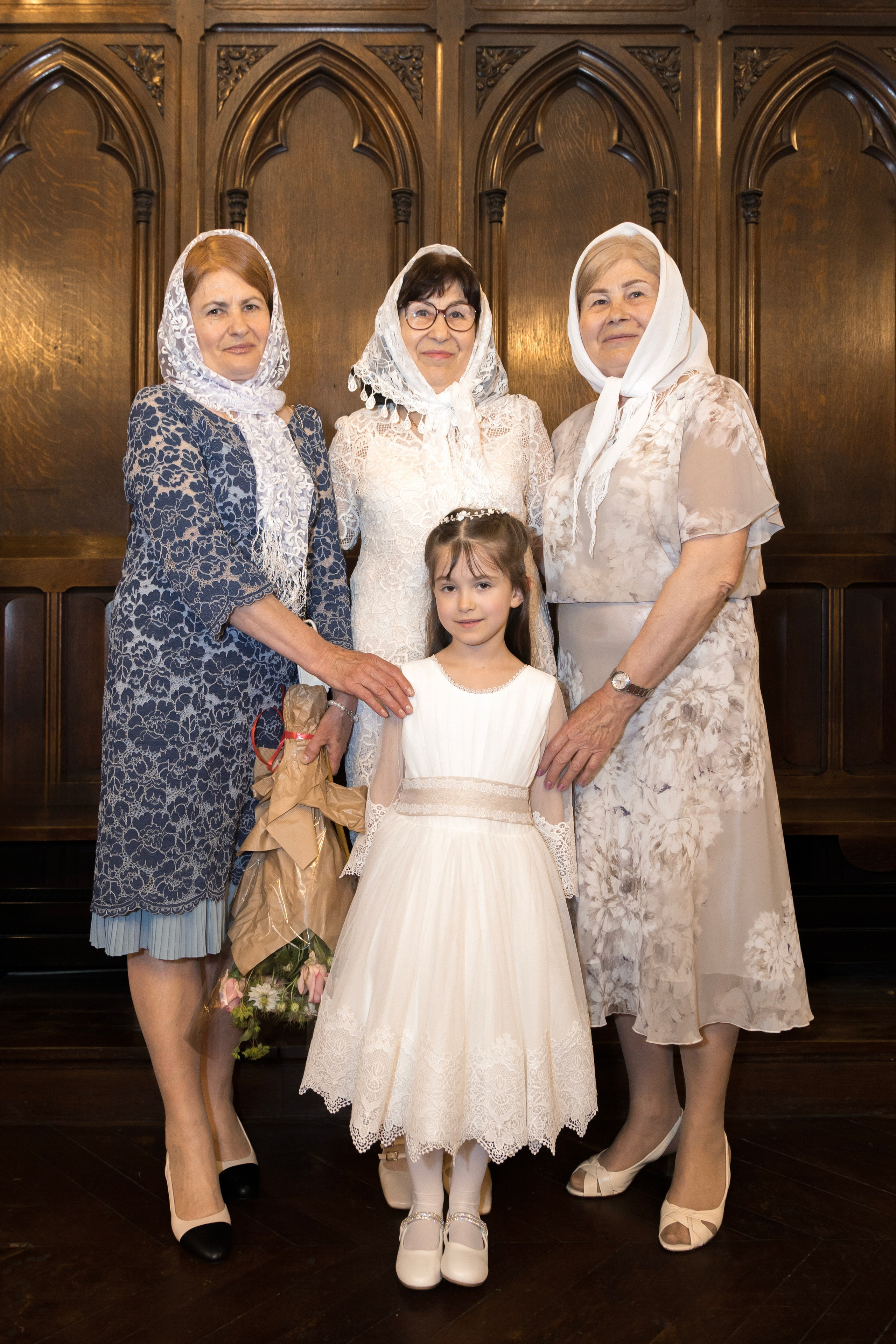 Un petit aperçu du baptême d’Emma ✨. Wedding, event and family photographer in Paris, Emilian Olaru