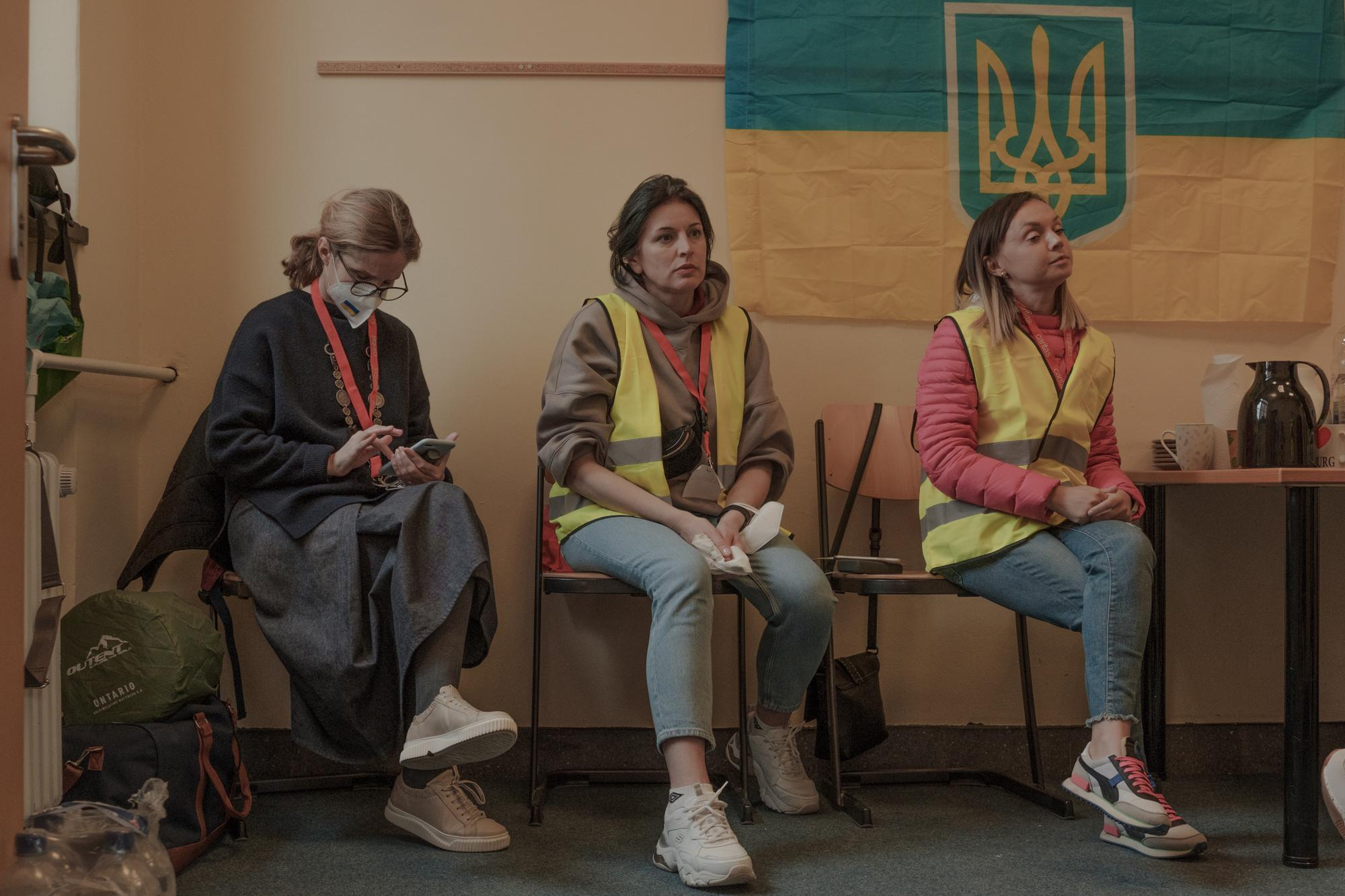 Svetlana together with other volunteers Caritas rests during the break, April, 2022