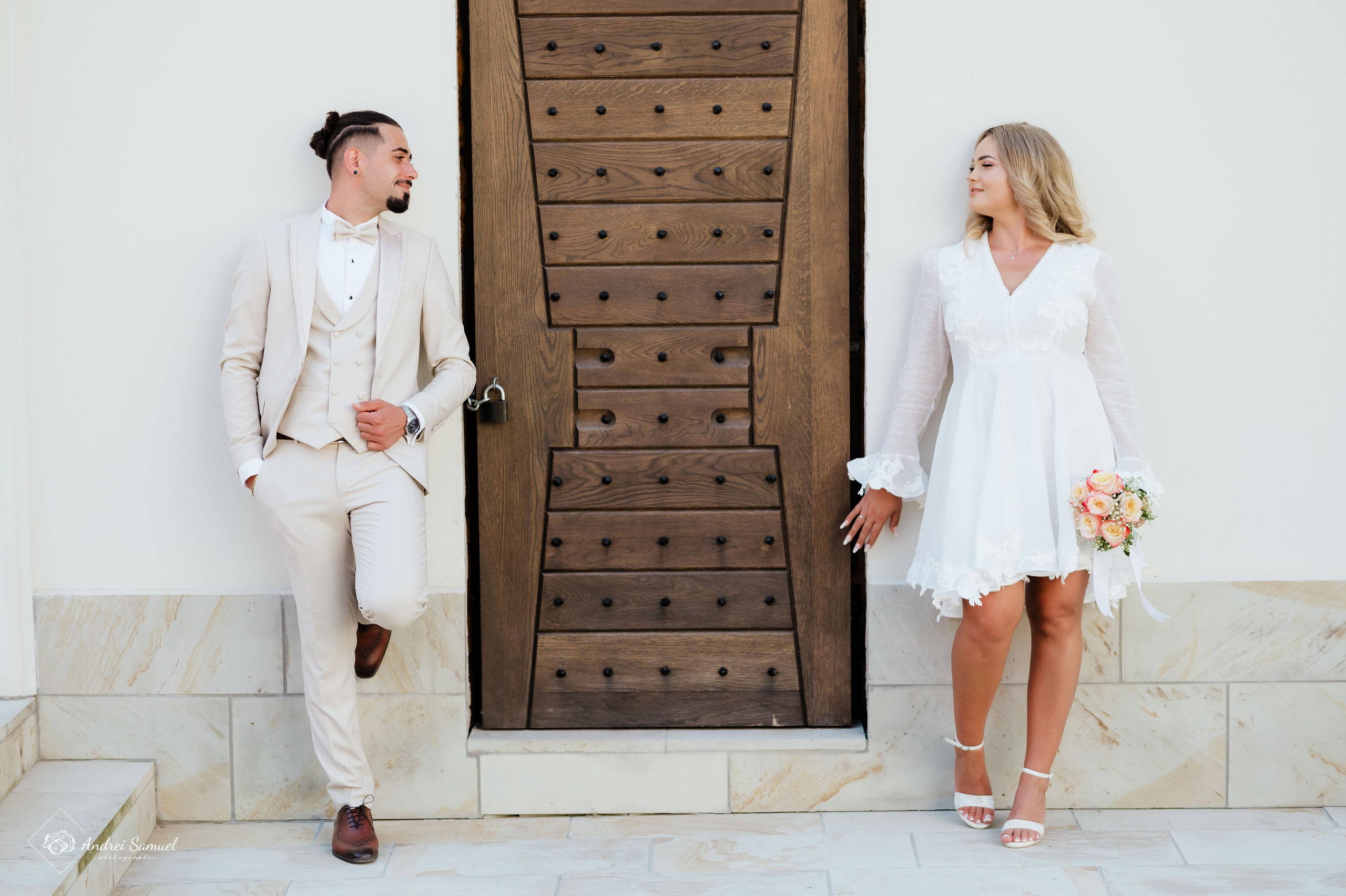 Valentina & Edi. Andrei Samuel – Fotograf București | Evenimente, Studio, Imobiliare, Produs