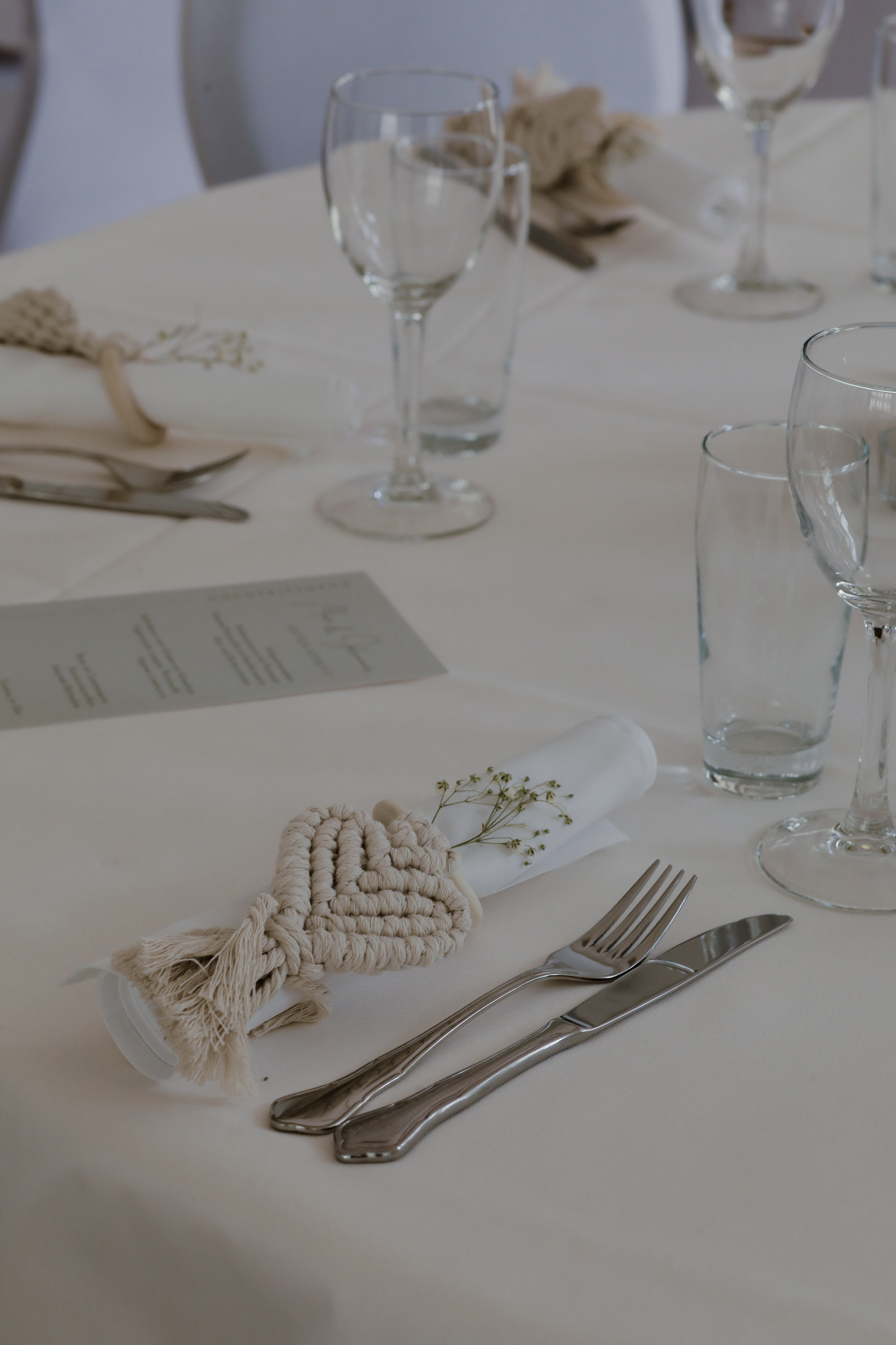 Elegante Hochzeitsdekoration im Schlösschen Limburgerhof – stilvolle Details Pfalz