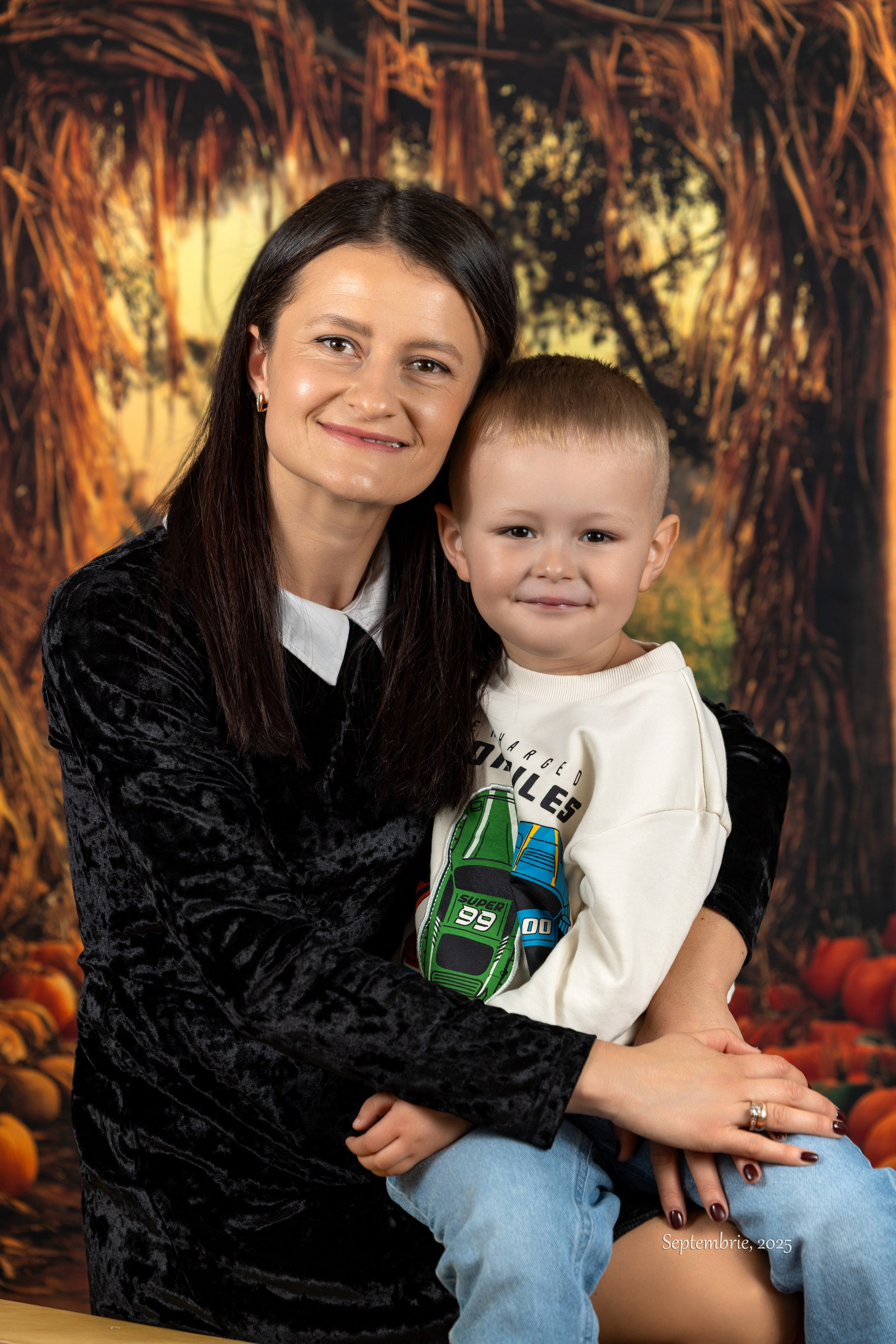 Recenzii. Albume de absolvire: gradinita, gimnaziu, liceu. Venete in Moldova