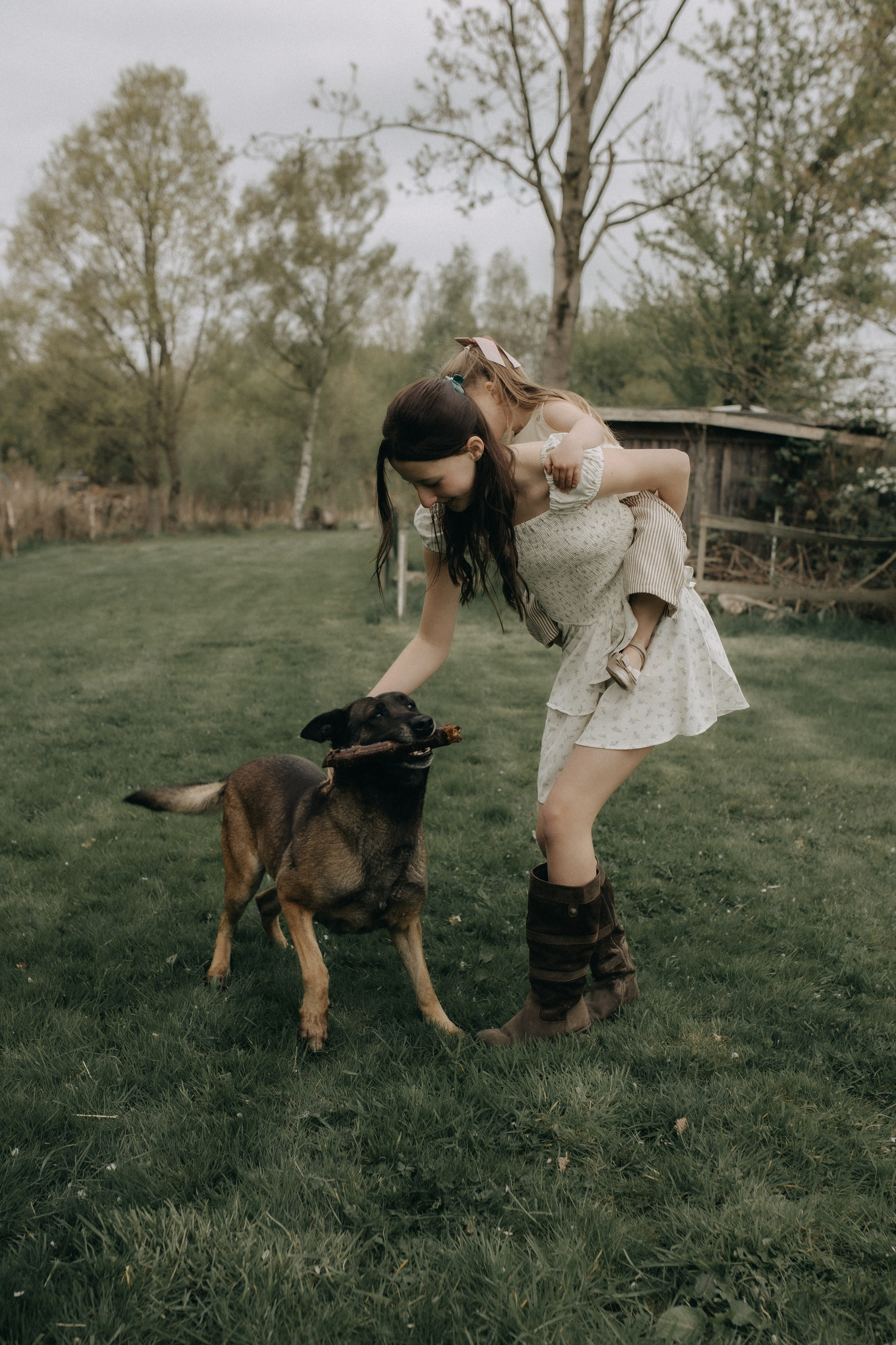 Big Family Moments. Wedding and Portrait Photographer Evie Moon