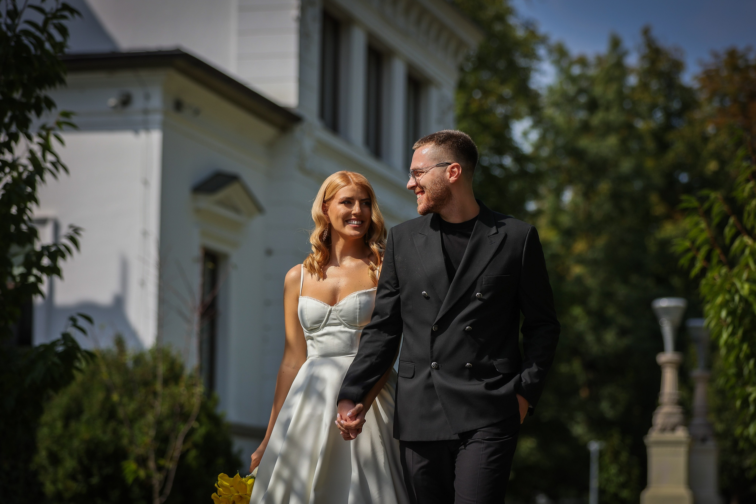 Bianca & Daniel — o nuntă de vară în Cluj, între natură și eleganță. Rares Bucur is a professional wedding photographer based in Cluj-Napoca, Romania, specializing in wedding photography