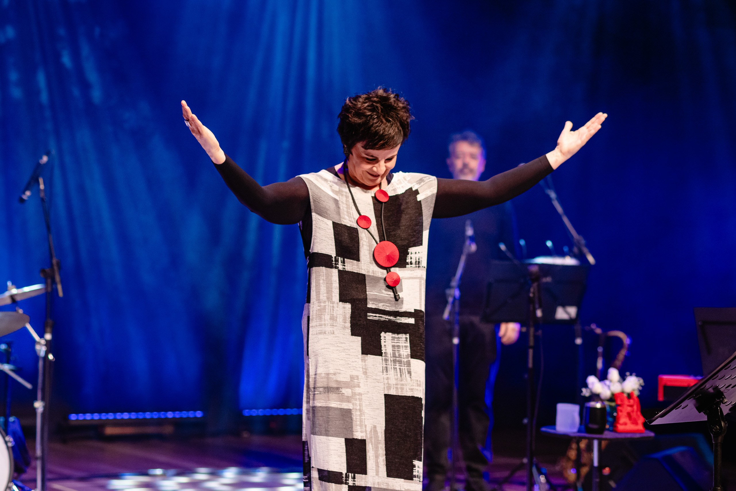 Show da cantora Leila Pinheira no Teatro Municipal de Itajaí