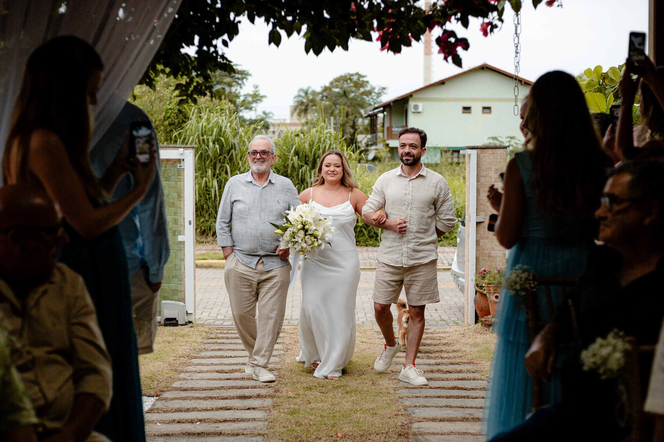 Cerimônia de casamento intimista em Bombinhas — Sarah e Eduardo