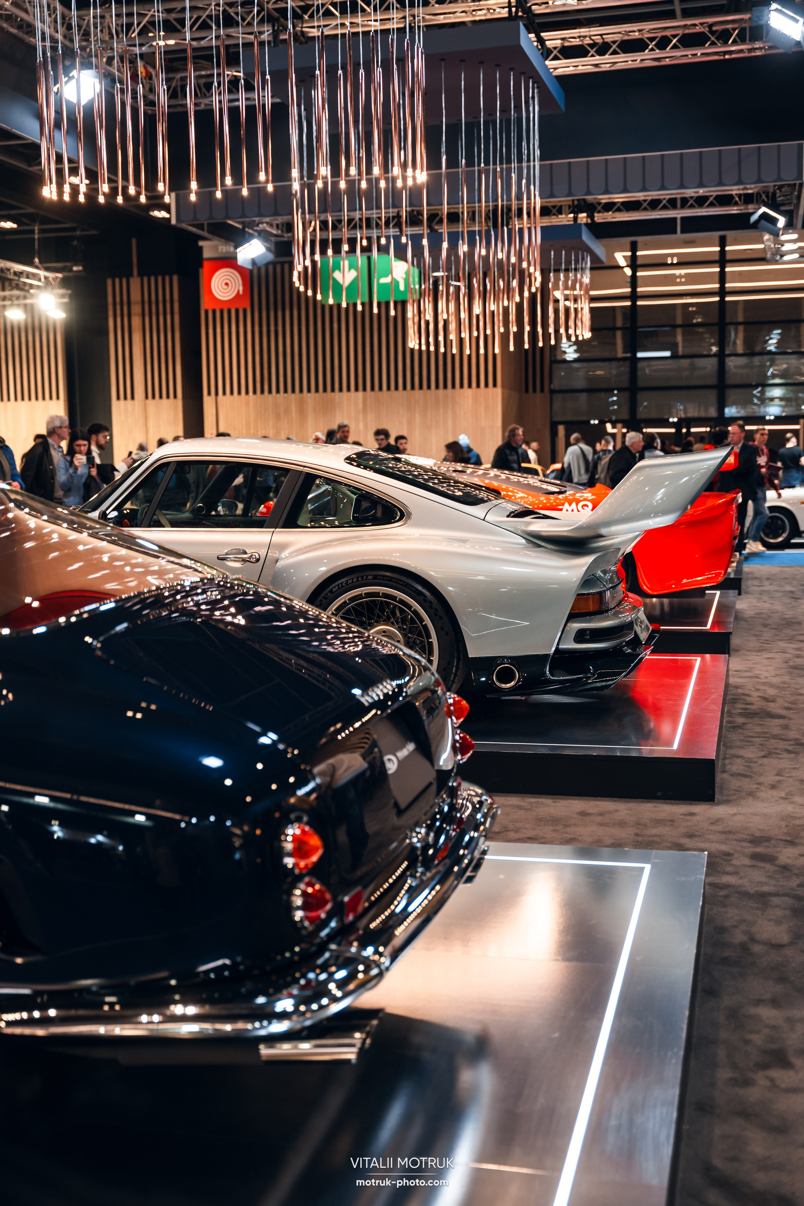 Retromobile 2026. Photographe de voitures à Paris — Vitalii Motruk