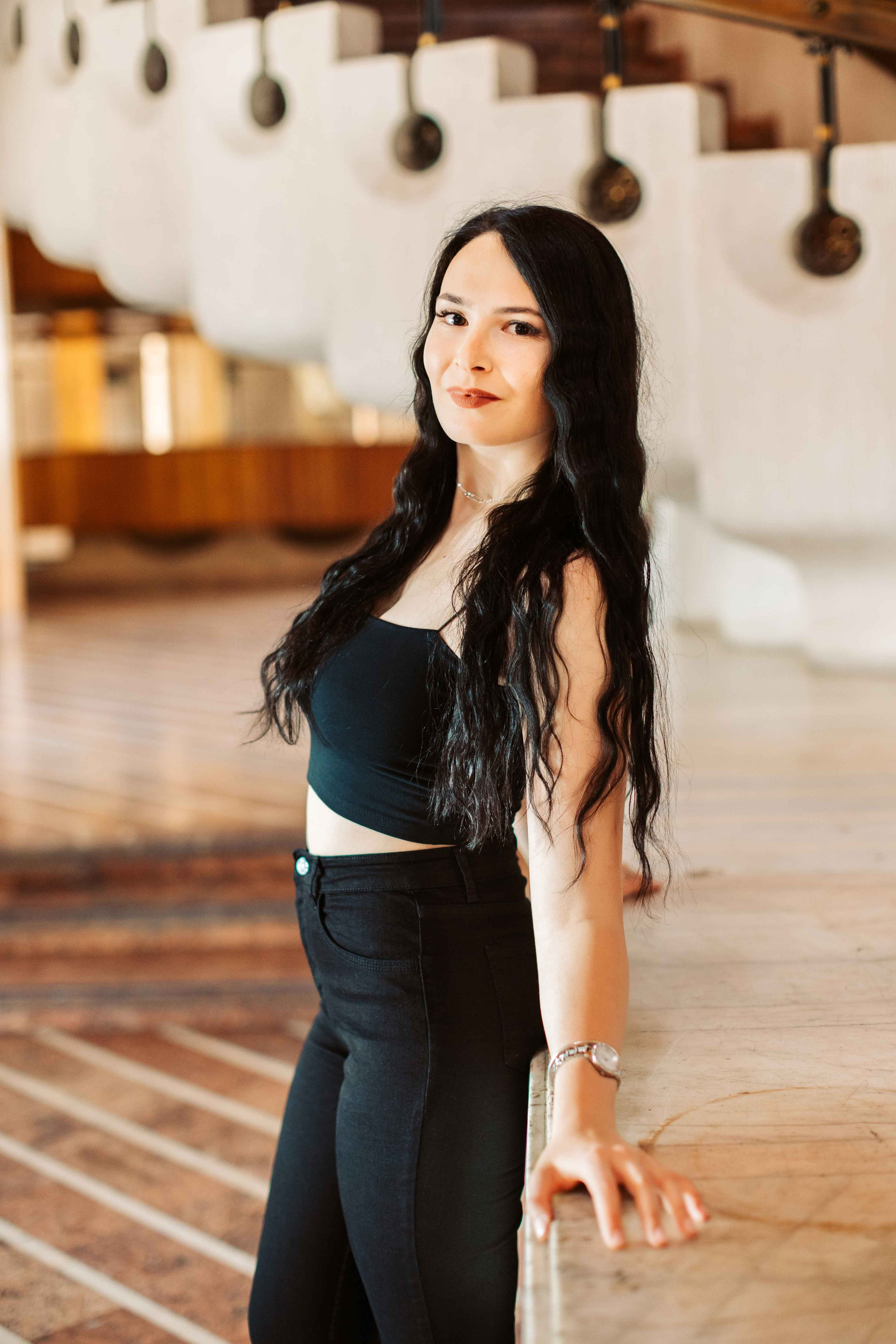 12C — Unirea. Contrast Studio