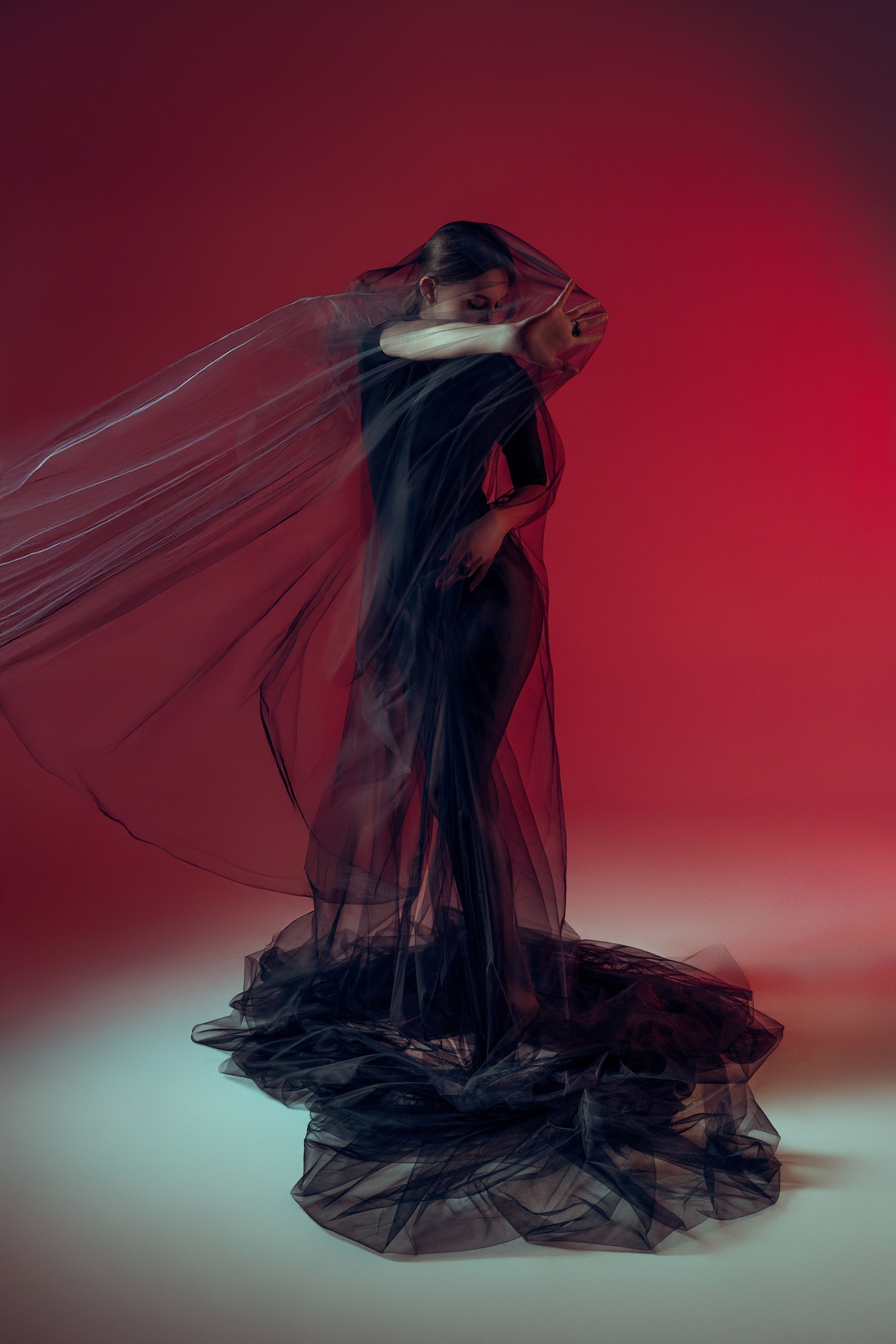 Red. Nifty photography — коммерческий и портретный фотограф в Ташкенте. Студийная и выездная съёмка