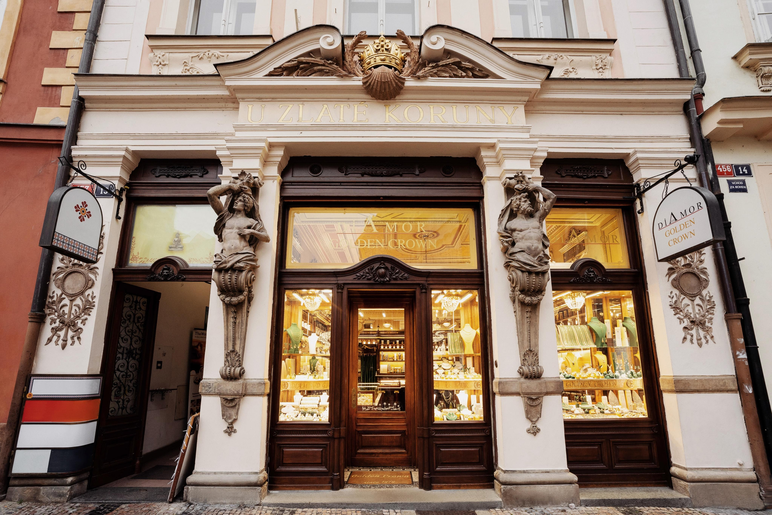 Interior photos for “Diamor Diamond”