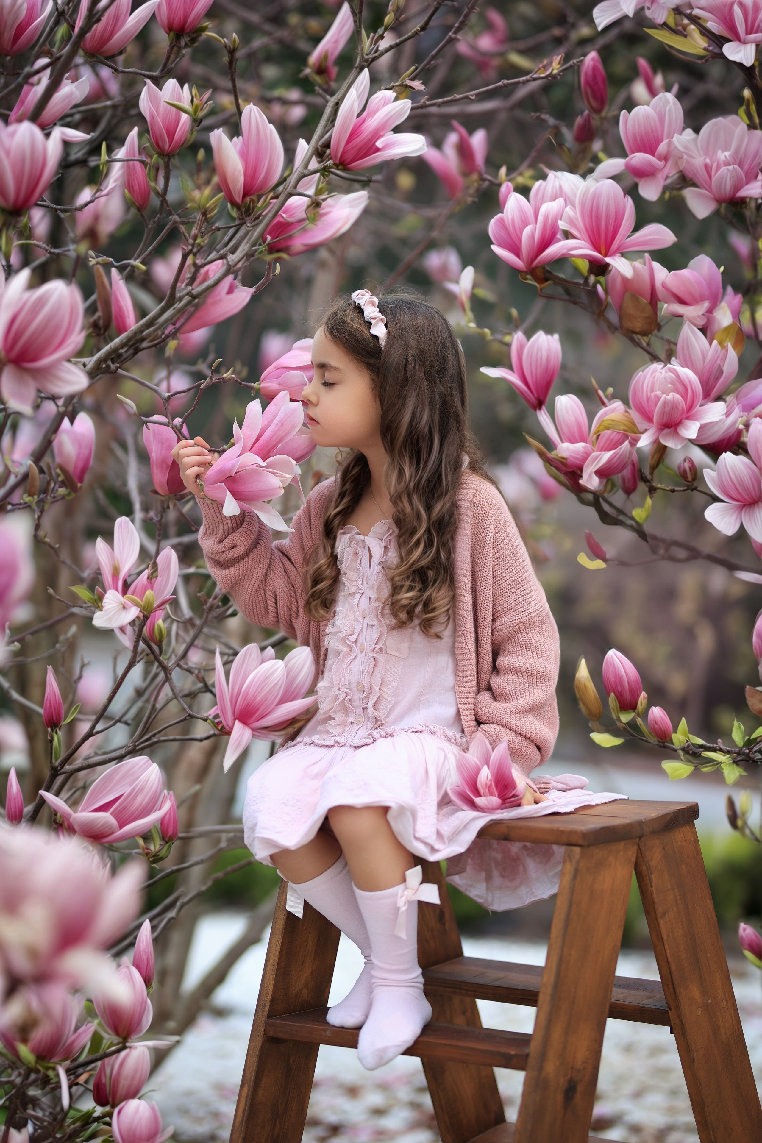 Photoshooting in magnolia. Photographer in Turkey, Antalya, Kemer, Belek, Side, Kas, Fethiye