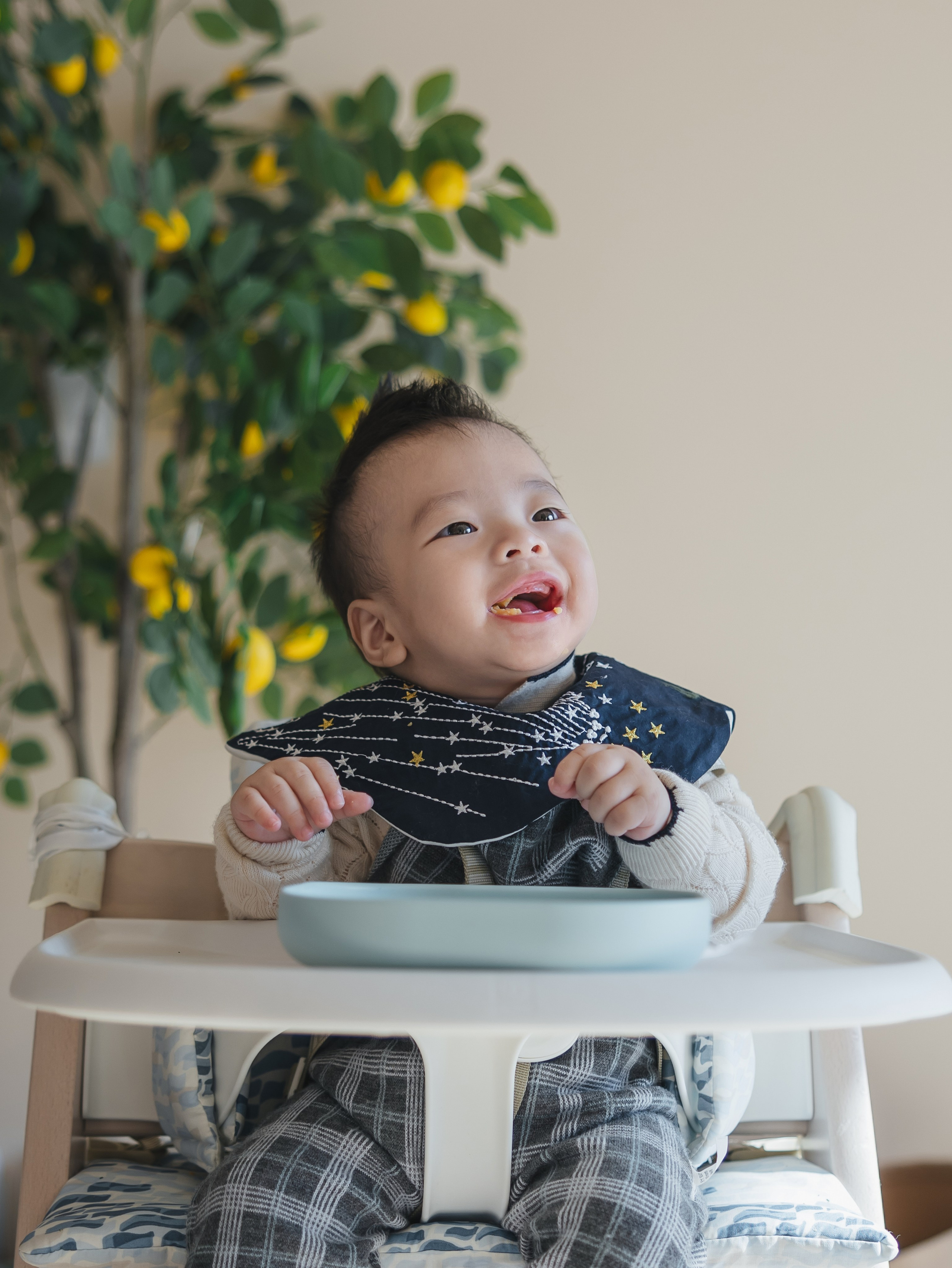 Family photograph in Shanghai. Shanghai Family Photographer Dora