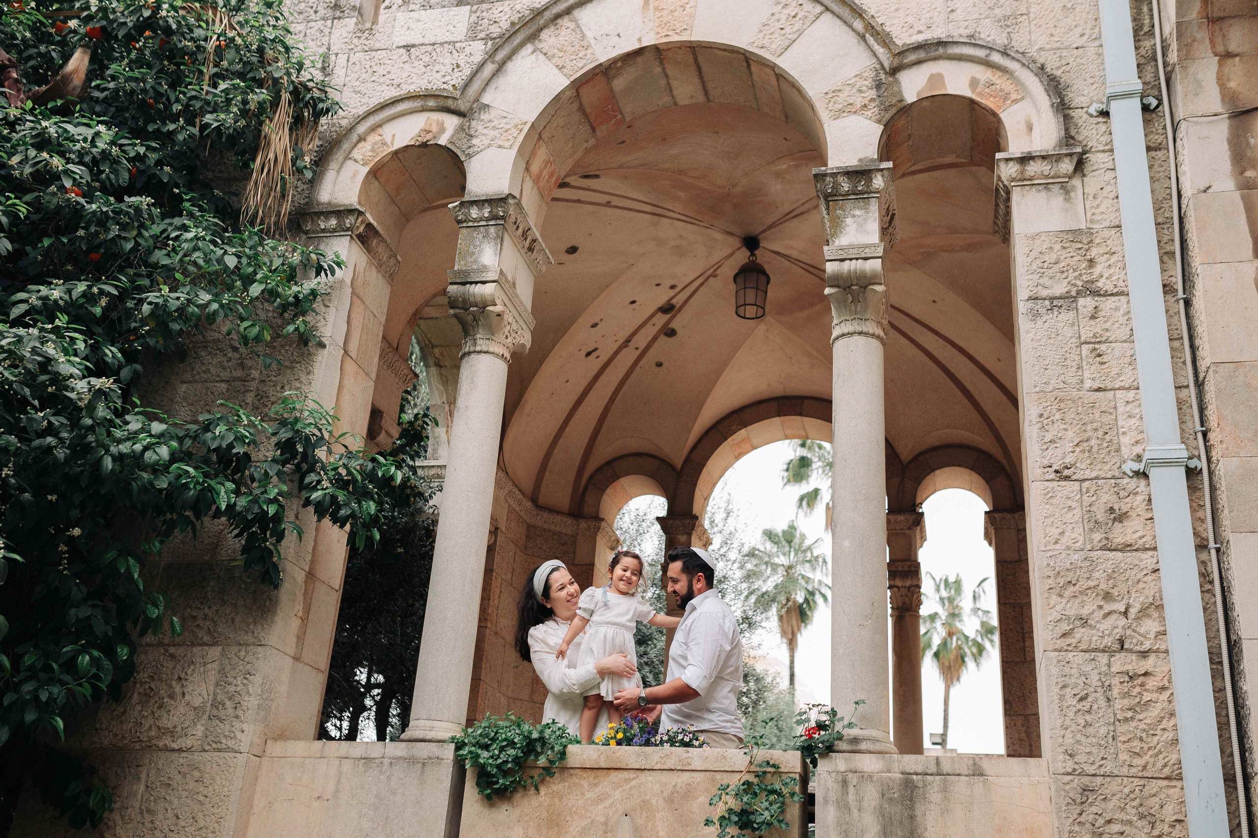 EXPECTING A BABY, JERUSALEM. PHOTOGRAPHER IN ISRAEL
