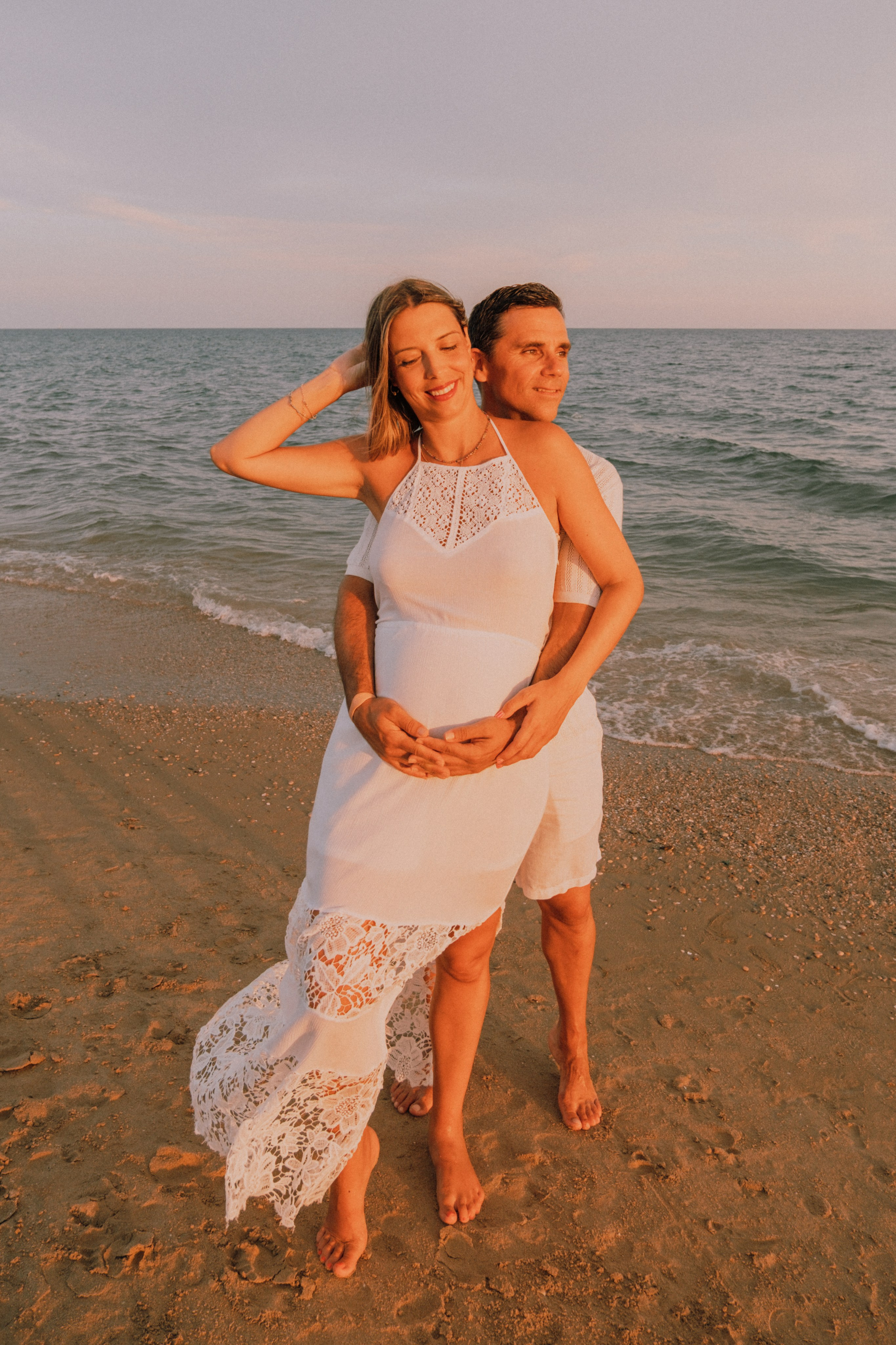 Sesión embarazo en la playa. Fotografía profesional en Calafell - Elena Medvedeva