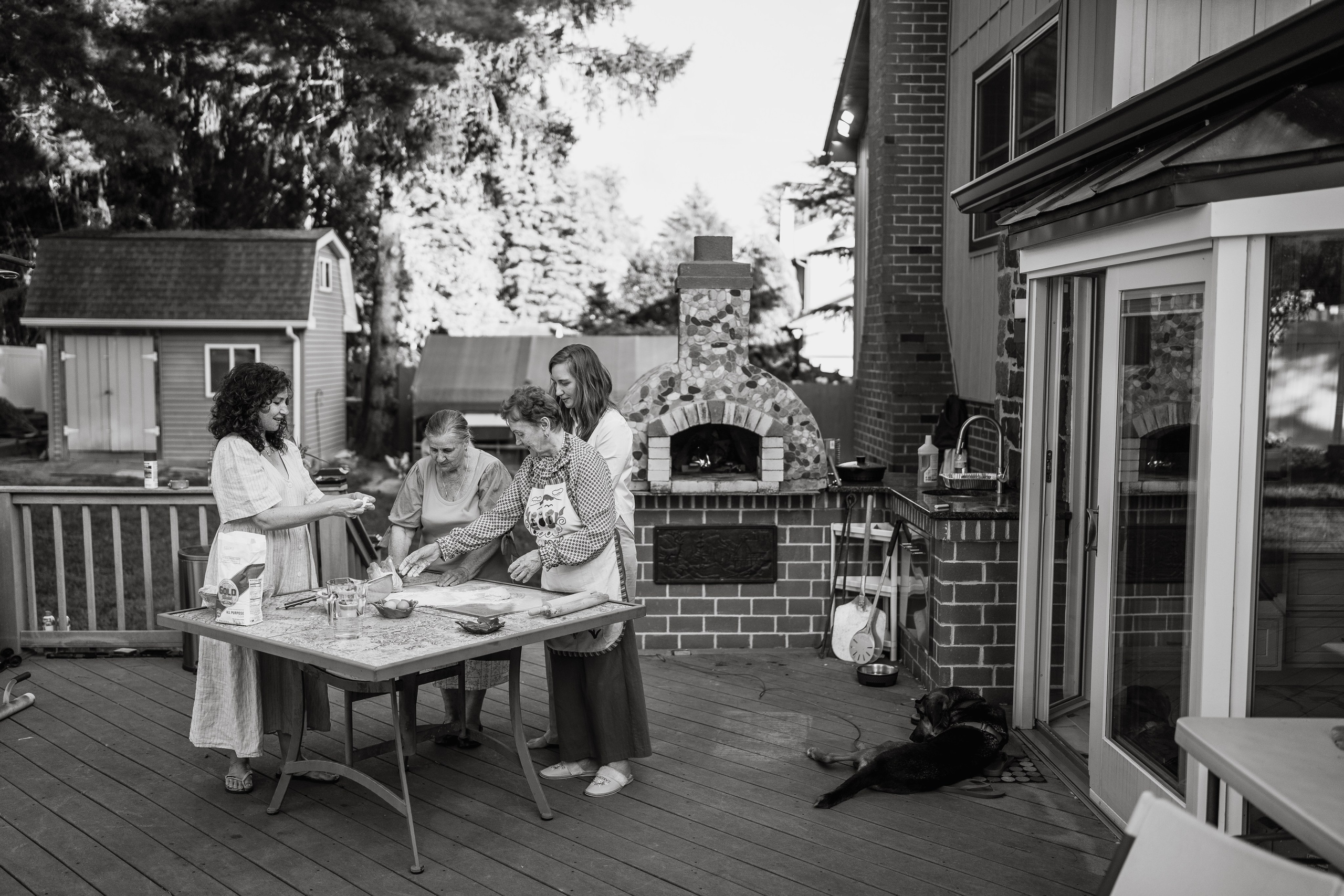 Large Family Photoshoot at Home – Generational Memories. Alisa Tant — Family and newborn photographer Bucks County, Montgomery county, Philadelphia, NJ