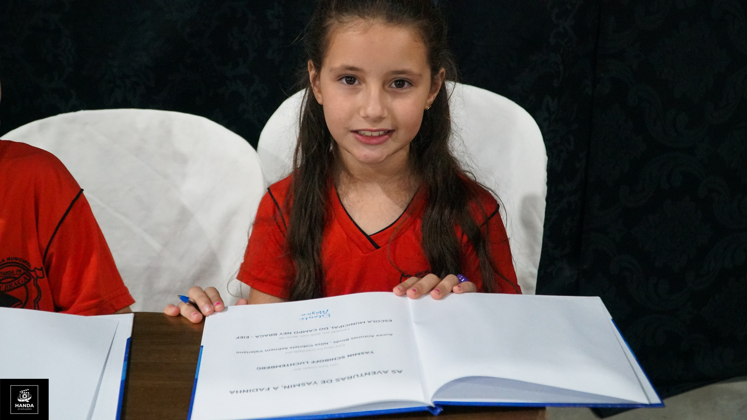 Noite autógrafos colégio Aurélio Buarque de Holanda. Handa Produções