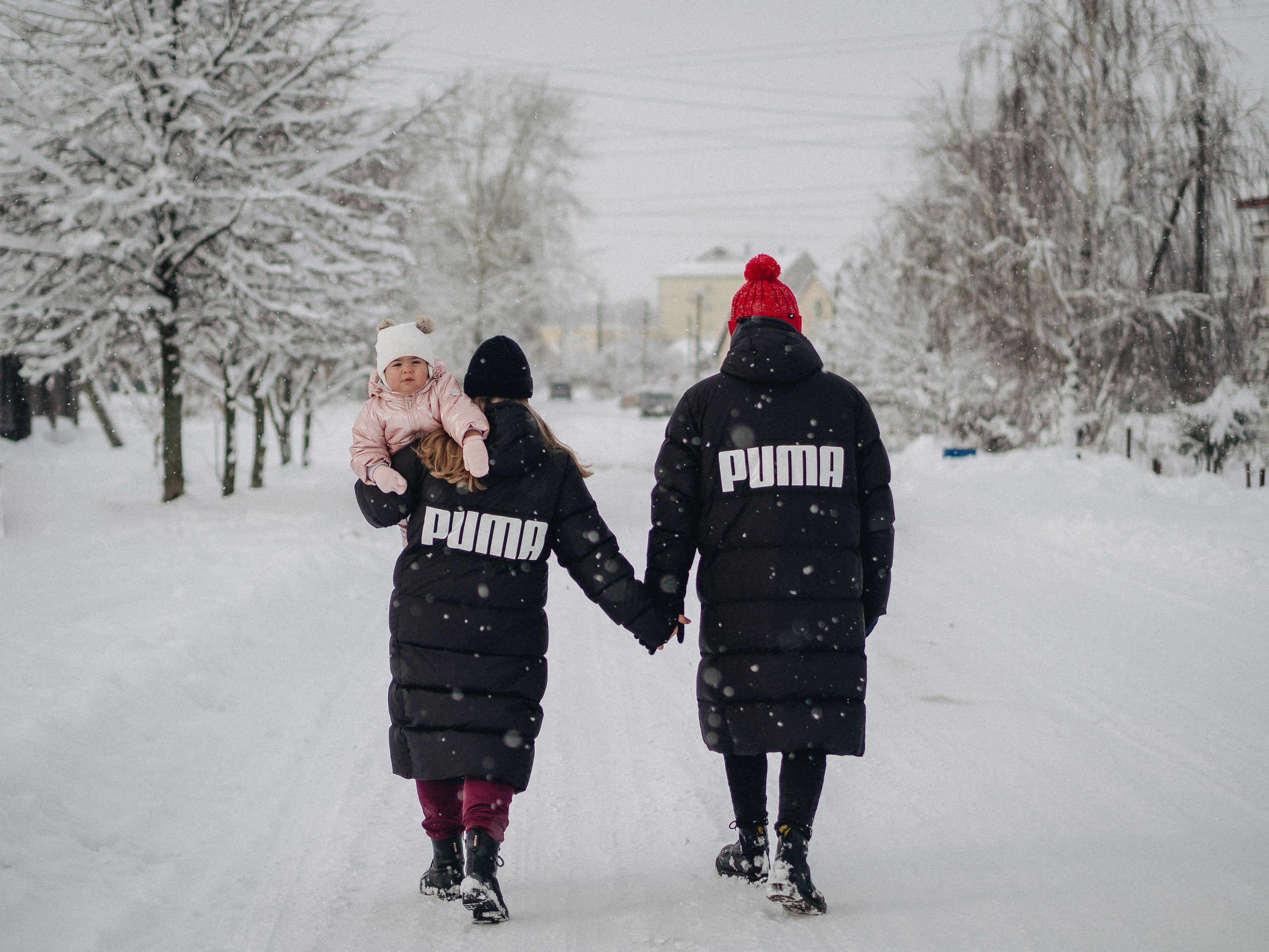 Lida & her family. Photographer in Los Angeles. Julia Ishmuratova