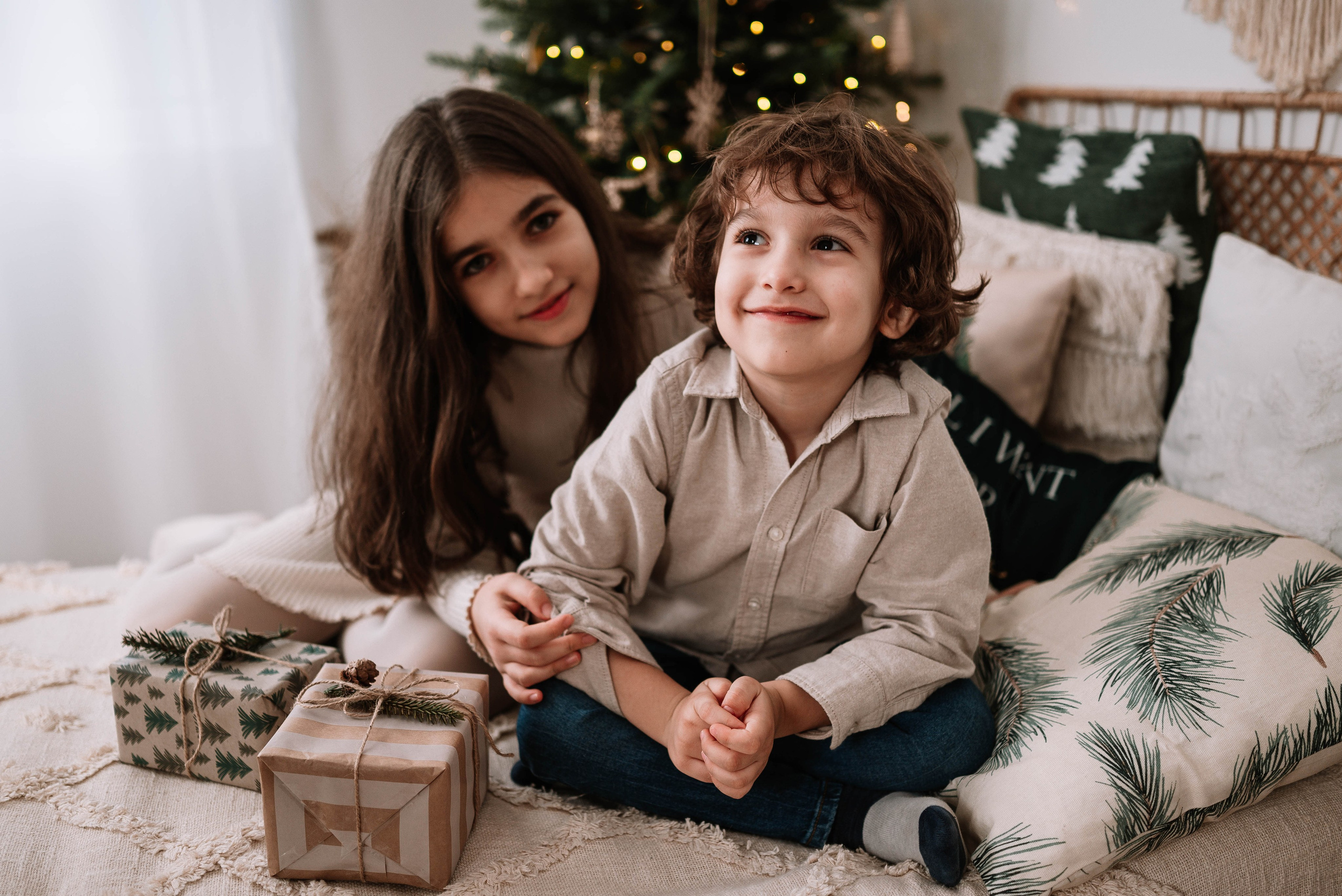 Sara, Vuk, Nevena i Ivan - novogodišnje fotografisanje. Dečiji i porodični fotograf