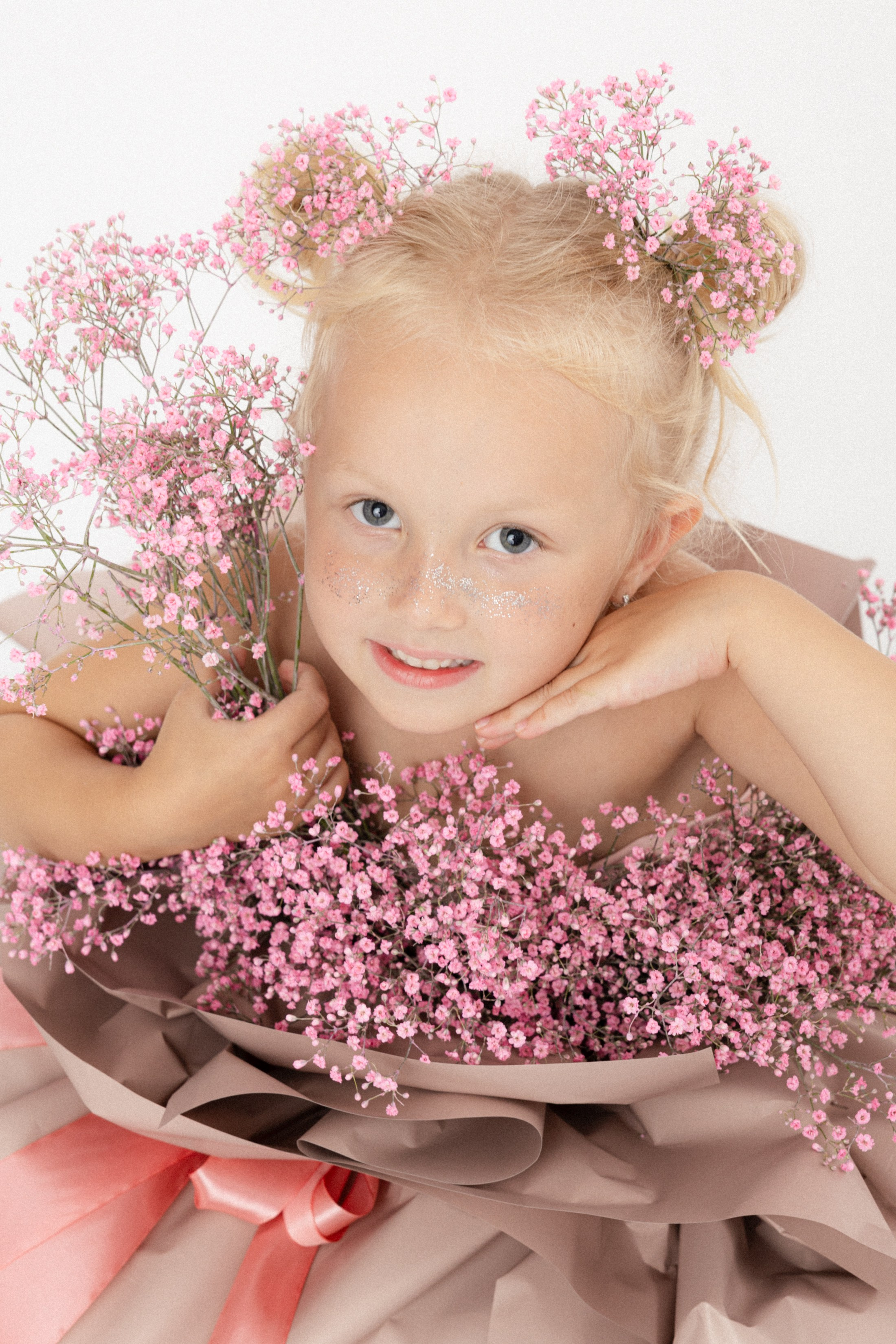 Familien Shooting im Fotostudio Gütersloh – Natürliche Familienfotos & Emotionale Momente. Hochzeitsfotografin in Gütersloh | Authentische Hochzeitsreportagen | TK Photographie