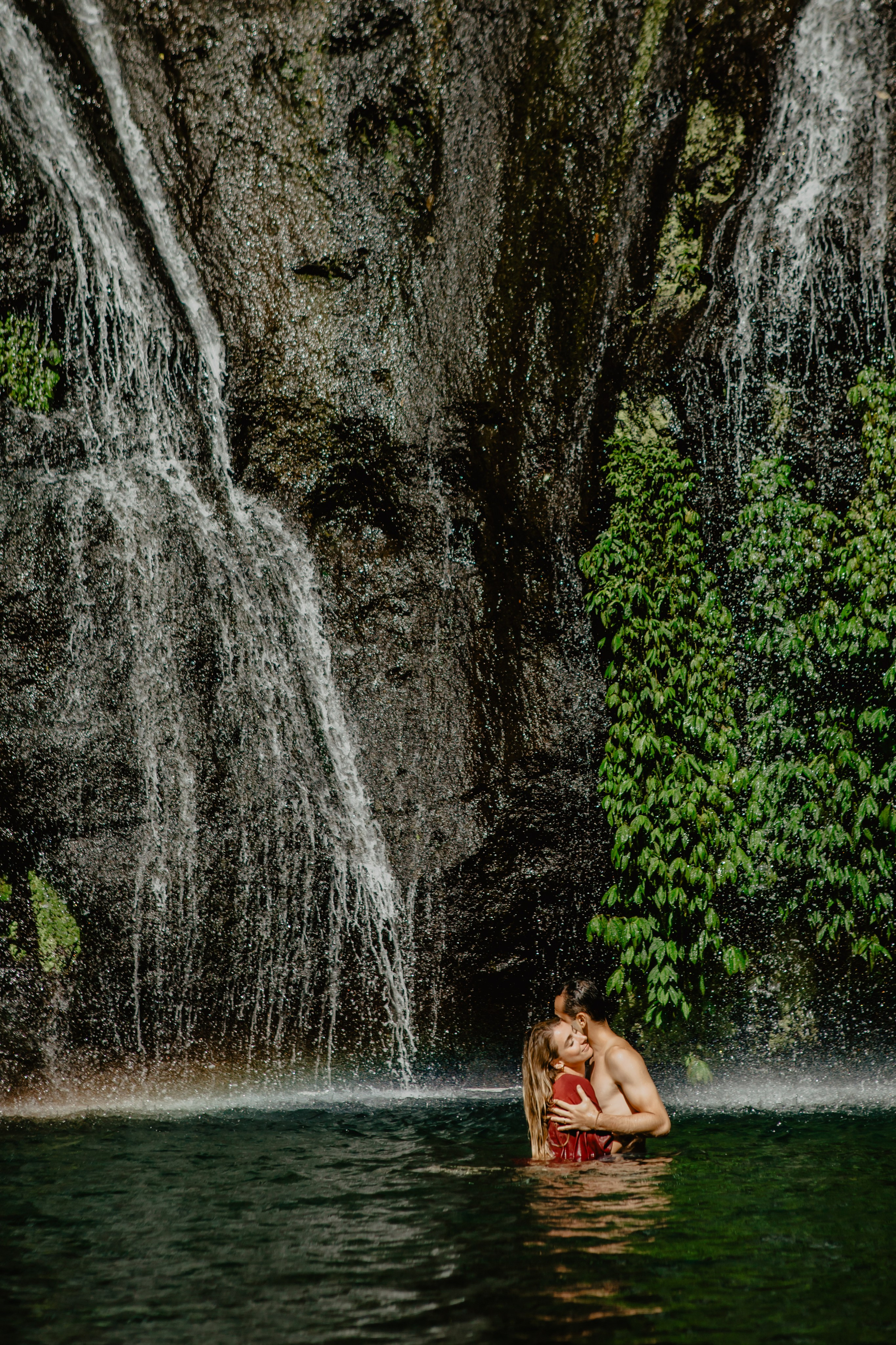 Honeymoon photo shoot in Bali. Female Photographer in Bali