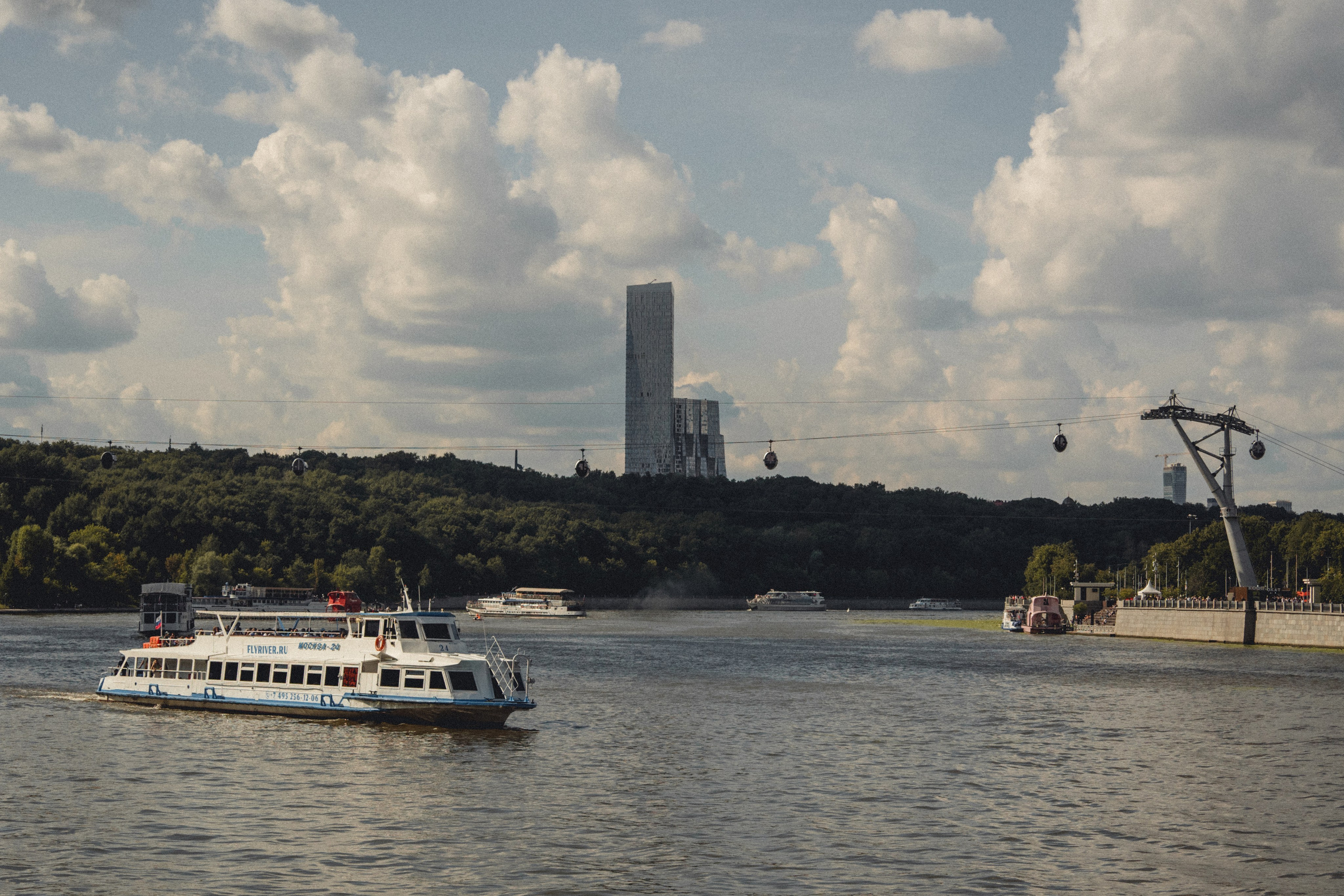 Воробьевы Горы. Photographe sur Cote d’Azur. Portraits de familles, couples, enfants, événements