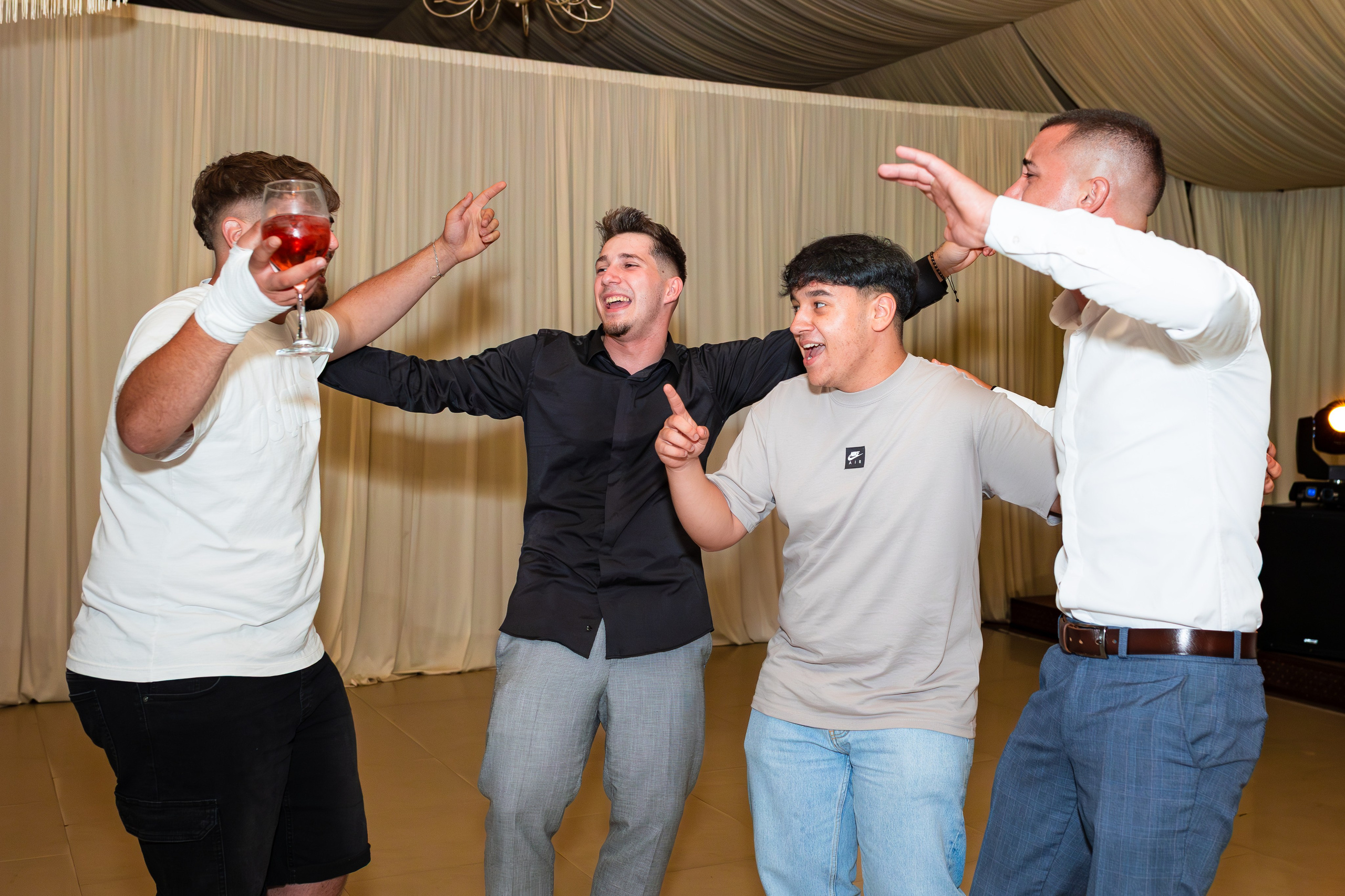 Majorat Denis. Ionut Brehuescu — Fotograf