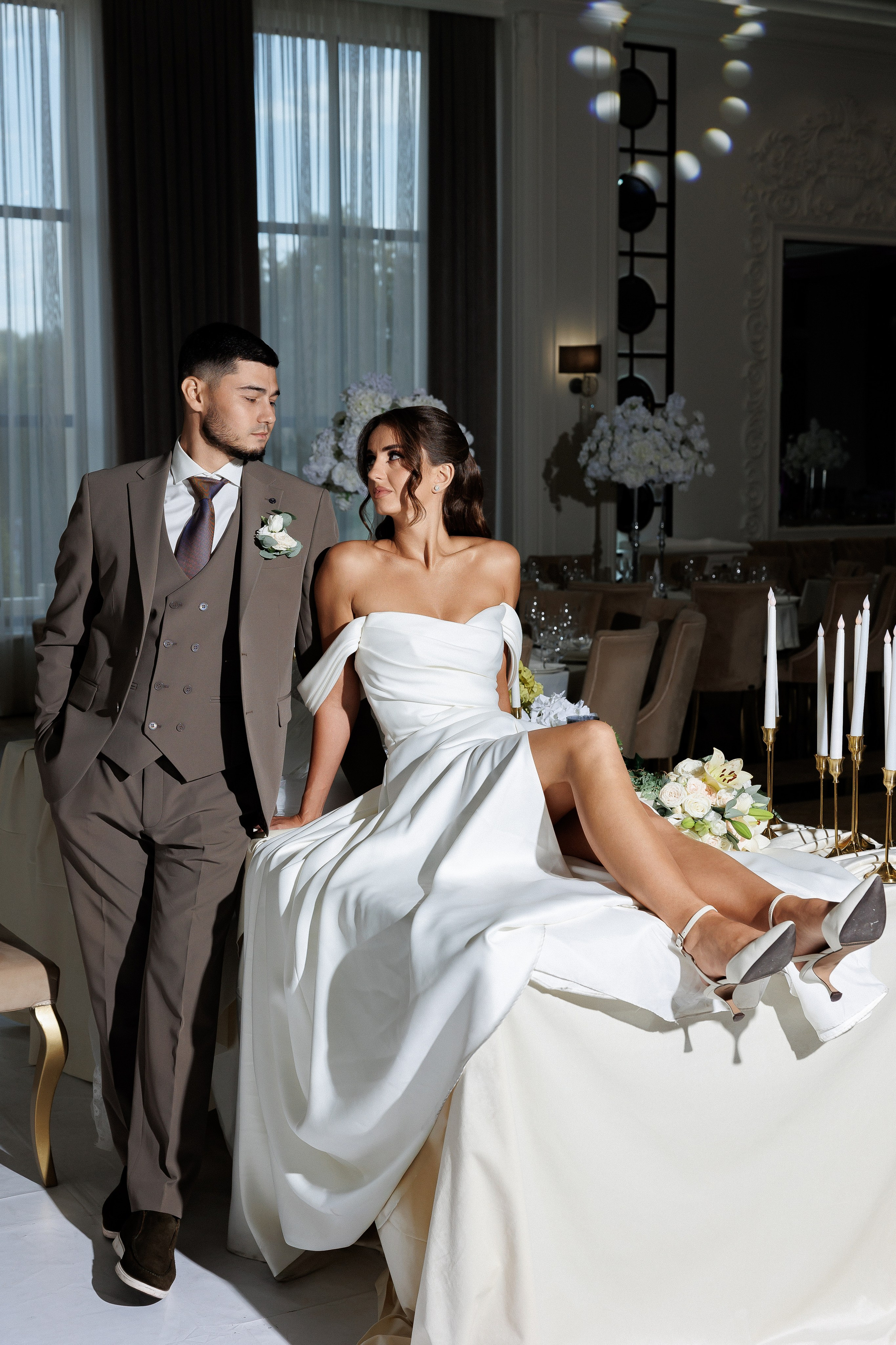 Eugen & Livia — Grand Elysee — Wedding Day. Servicii Foto și Video 067188353