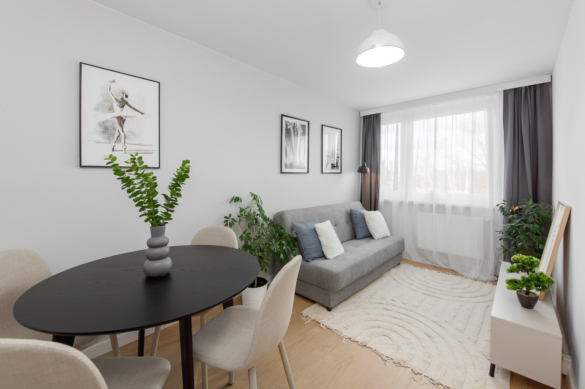 Fotografia nieruchomości, wnętrz, mieszkań, restauracji, biur i apartamentów. Wedding and portrait photographer in Poland Vitali Frozen