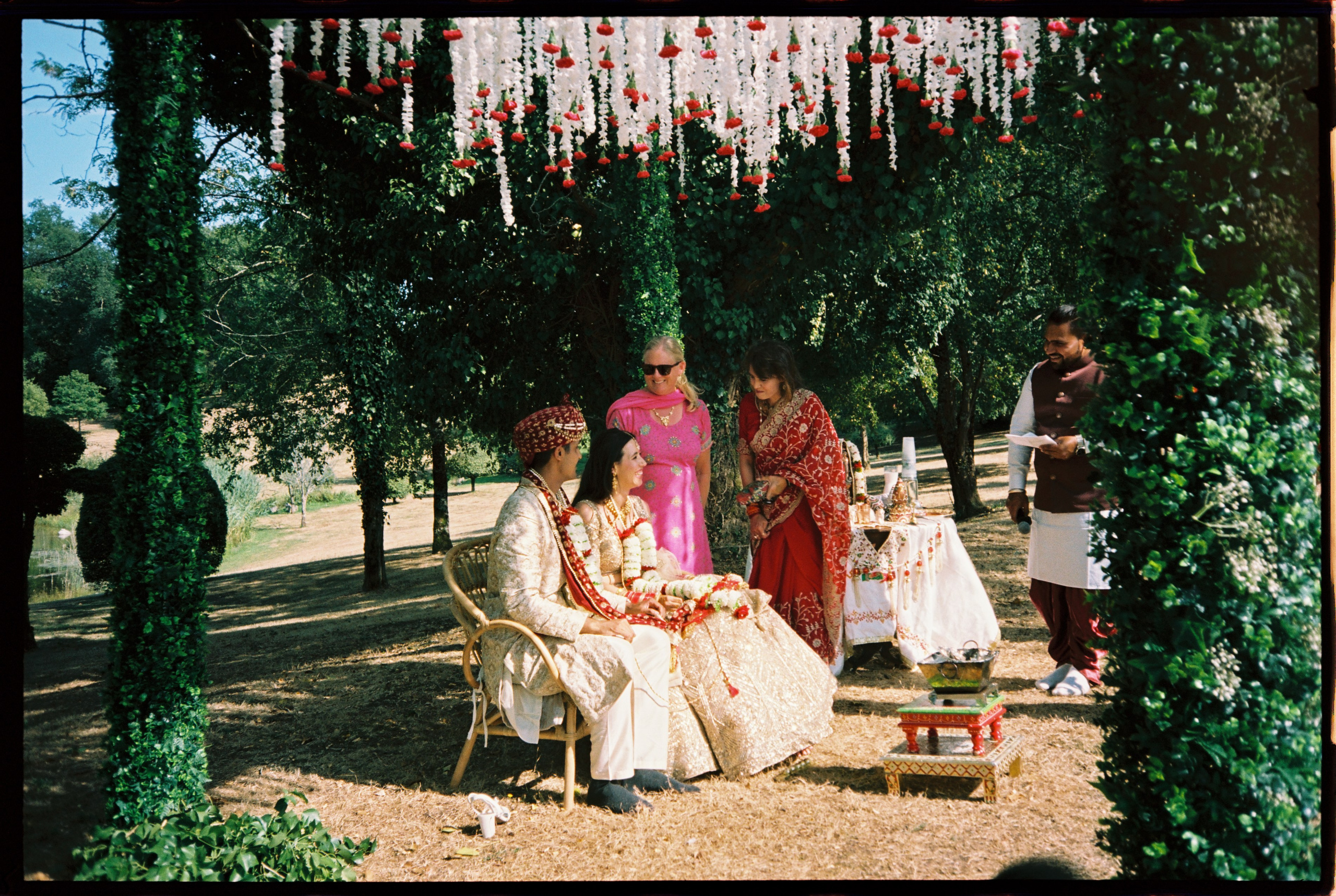 Wedding in a French Château | Destination Wedding Photography. Wedding photographer in Italy
