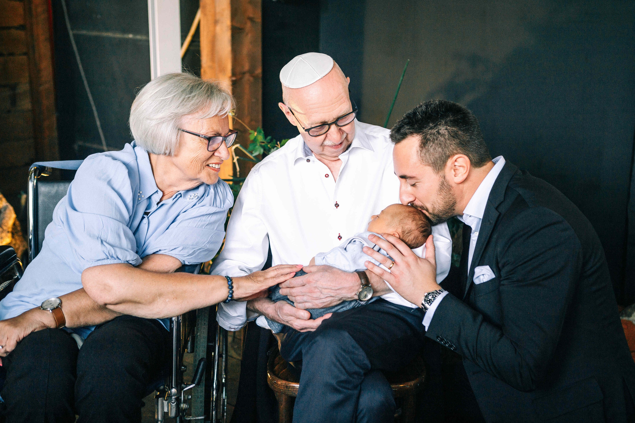 BRIT MILA (BIG EVENT). PHOTOGRAPHER IN ISRAEL