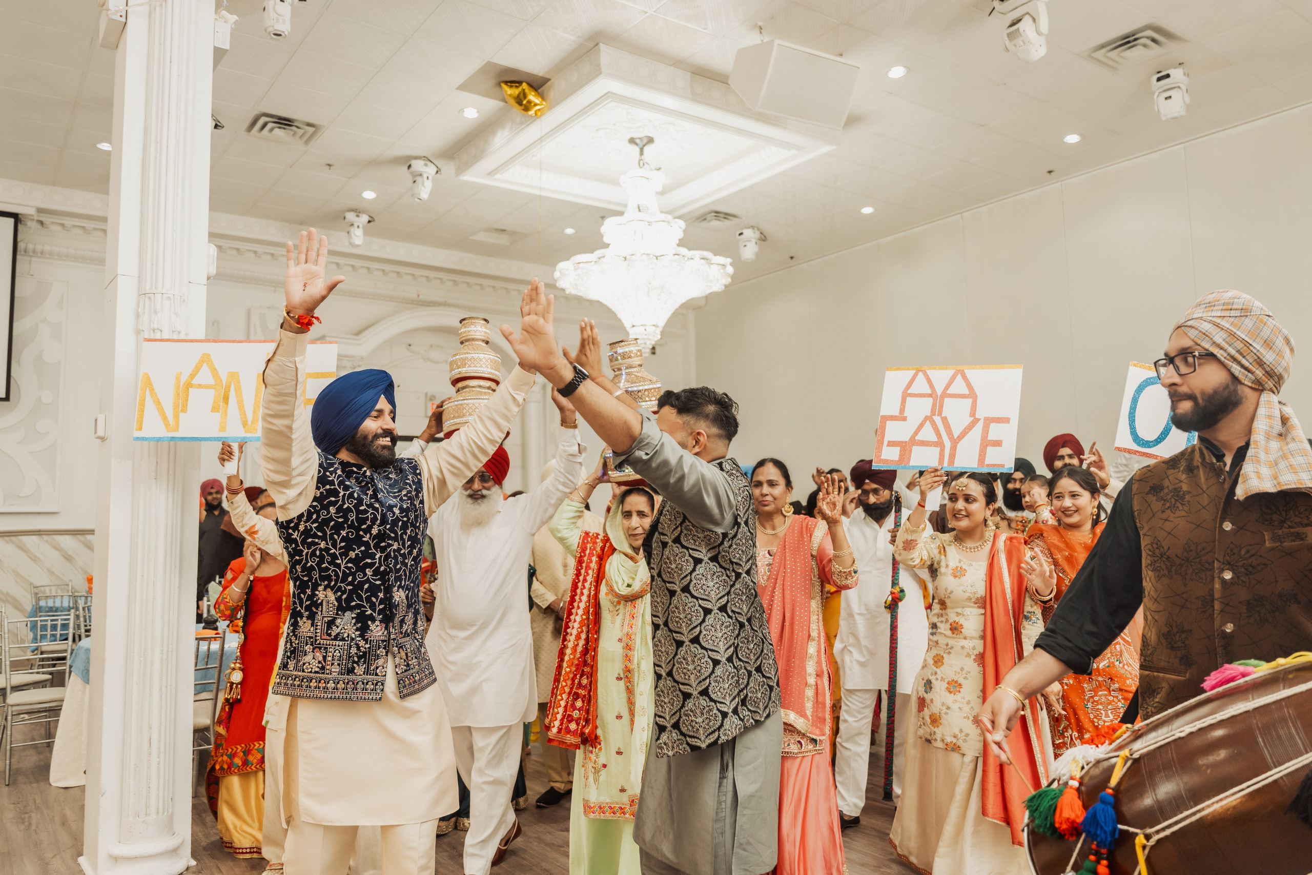 Gagan & Jasmeen. Wedding Photographer & Cinematographer studios