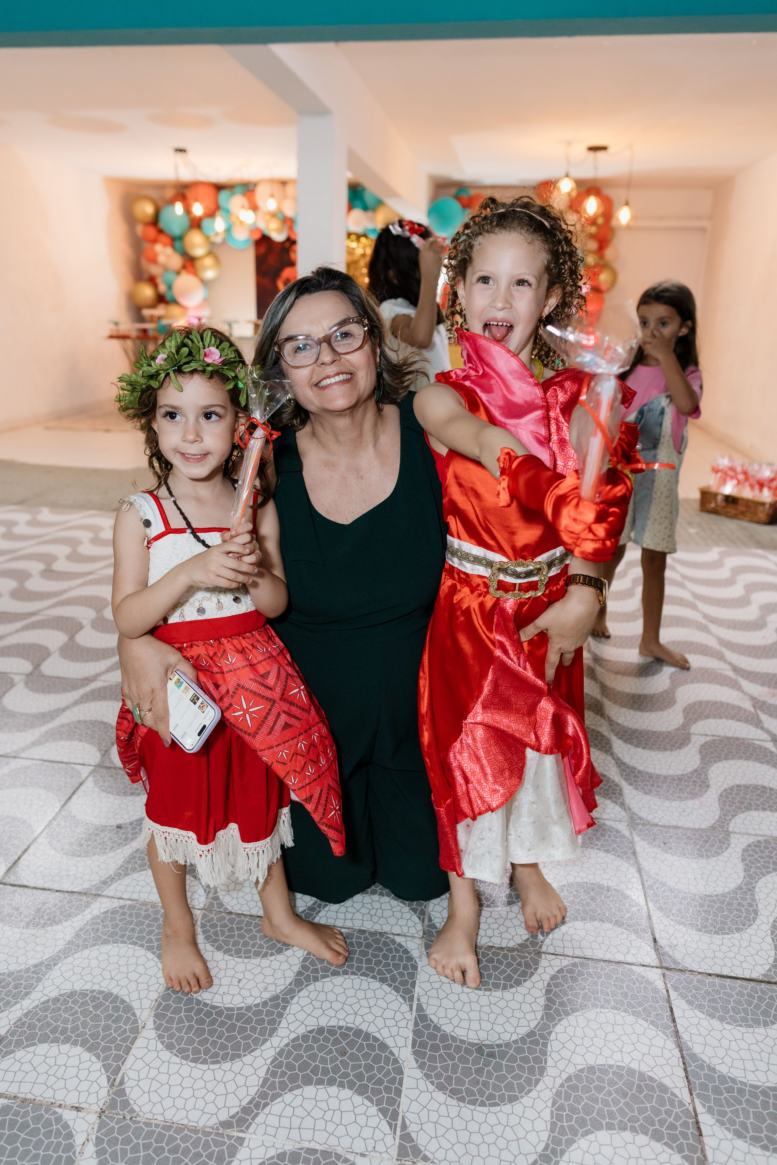 Foto com a avó na festa de aniversário