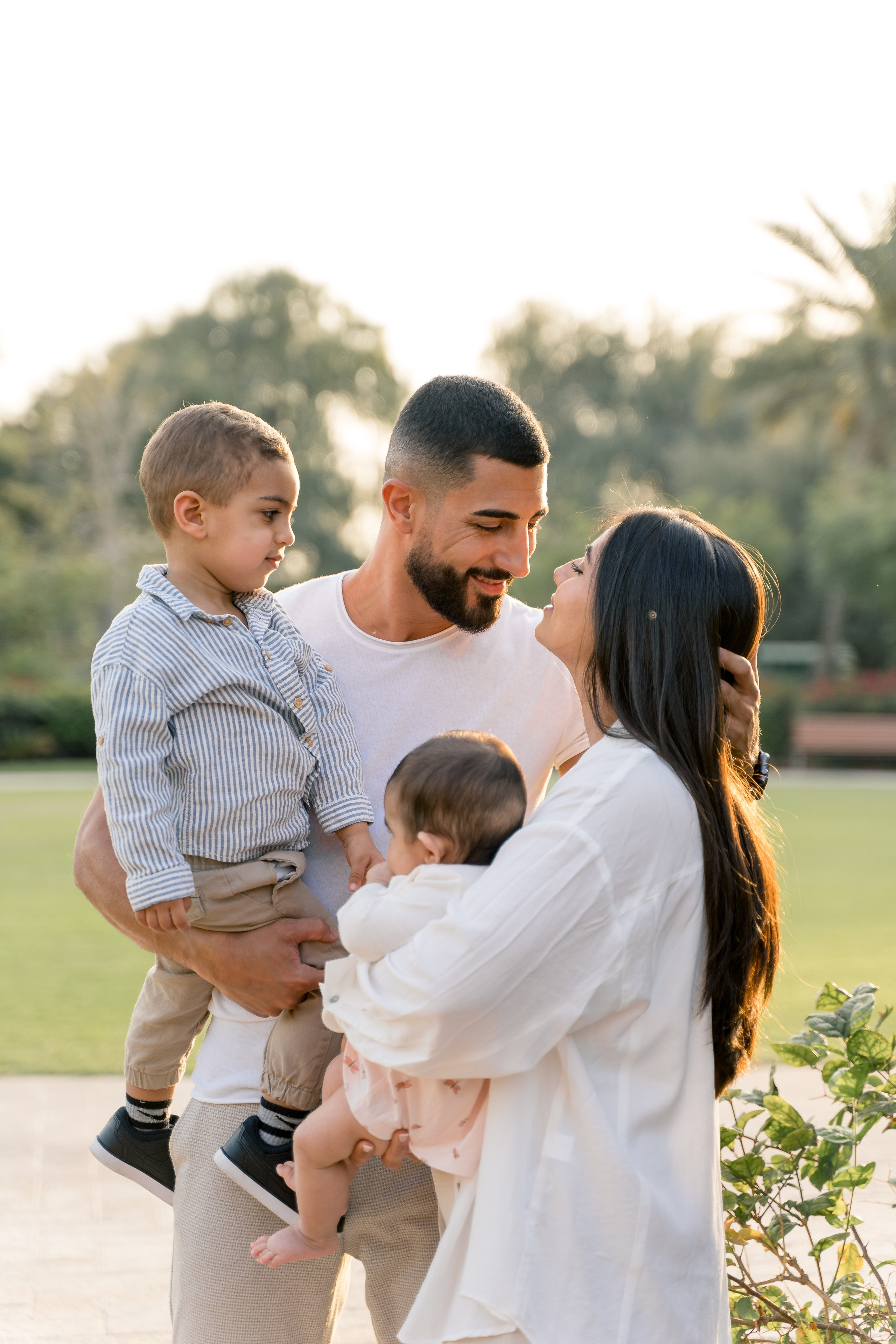 Фотосессия в Umm Al Emarat Park — природная гармония в центре Абу-Даби. Фотограф в Абу Даби Марина