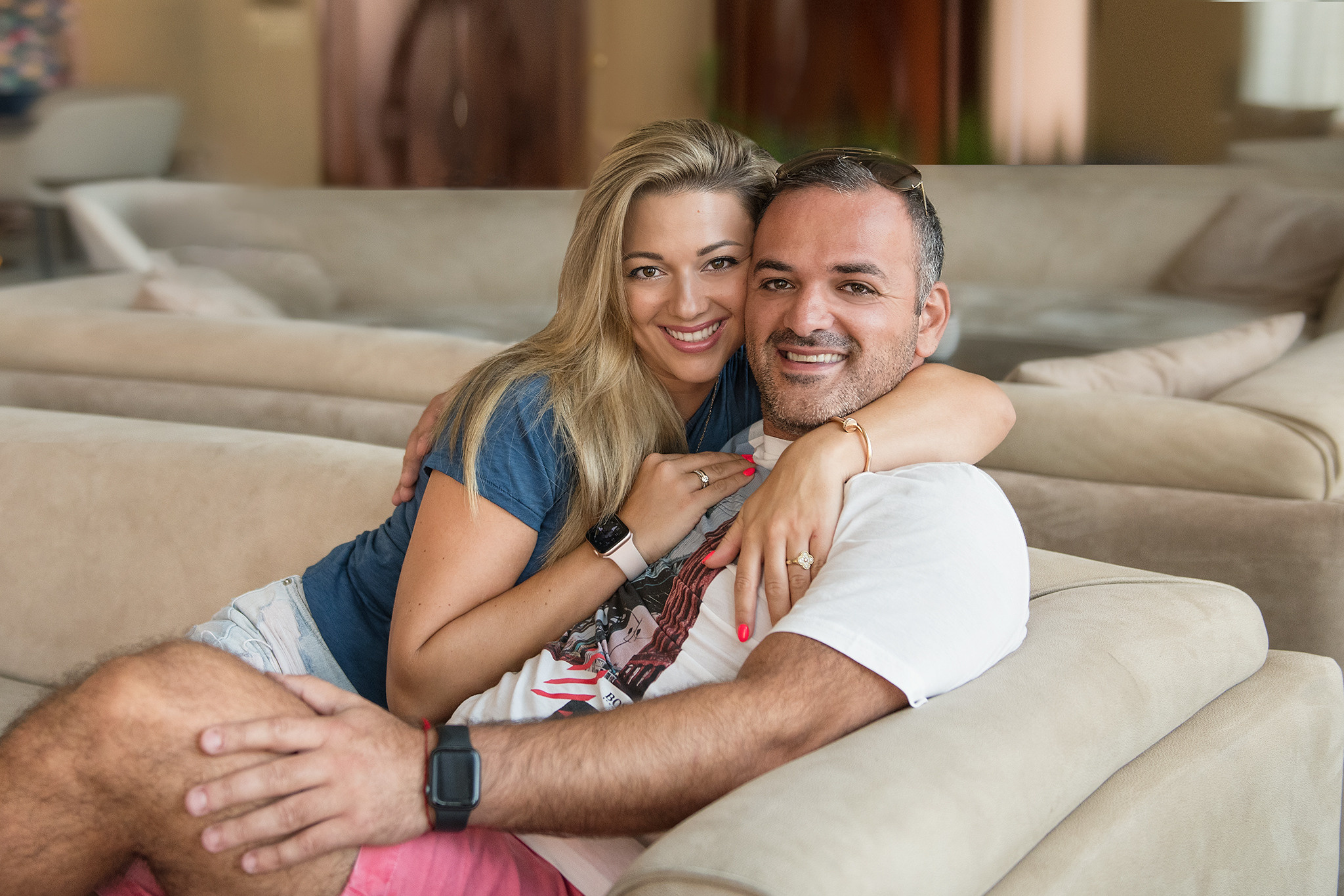 Family mini-photoshooting in a hotel lobby for Natalia and Tomer. צלמת משפחה ילדים הריון וסיפורי אהבה באילת ישראל אולגה אמצ'יסלבסקי